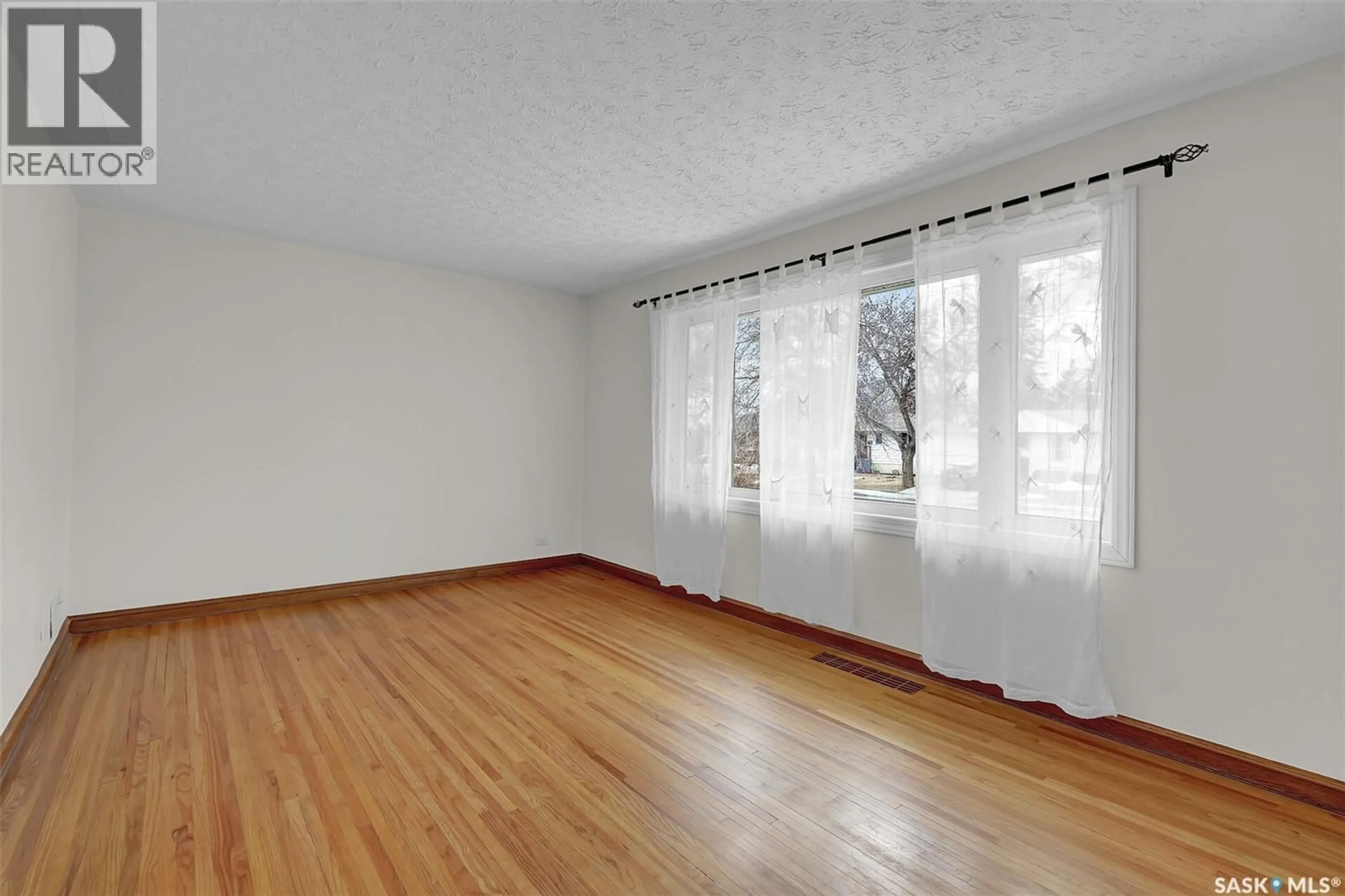 A pic of a room for 3817 MCCALLUM AVENUE, Regina Saskatchewan S4S0S8