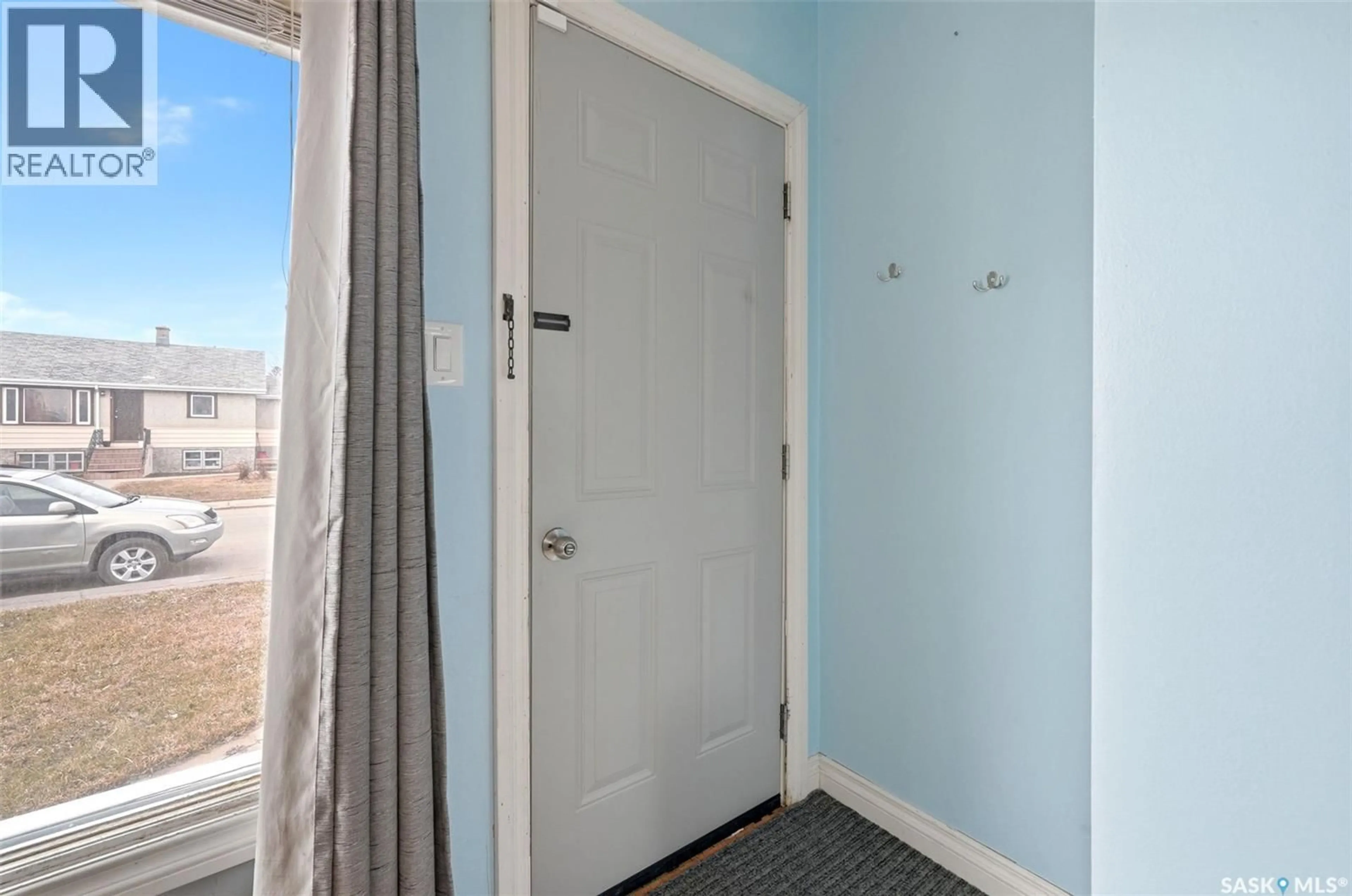 Indoor entryway for 2049 FLEURY STREET, Regina Saskatchewan S4N2M1