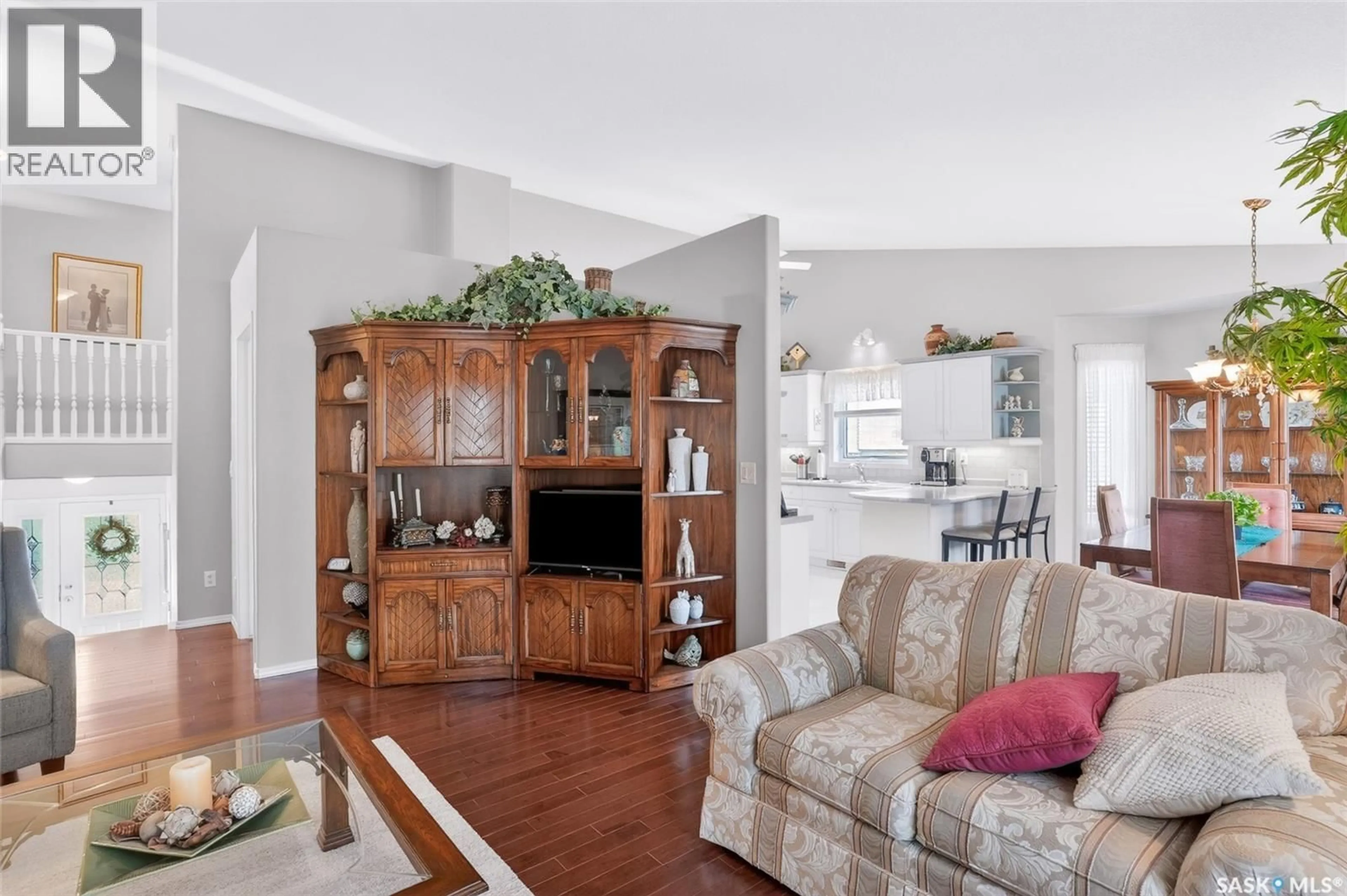 Living room with furniture, unknown for 810 - 110 MENDEL CRESCENT, Saskatoon Saskatchewan S7J5K5