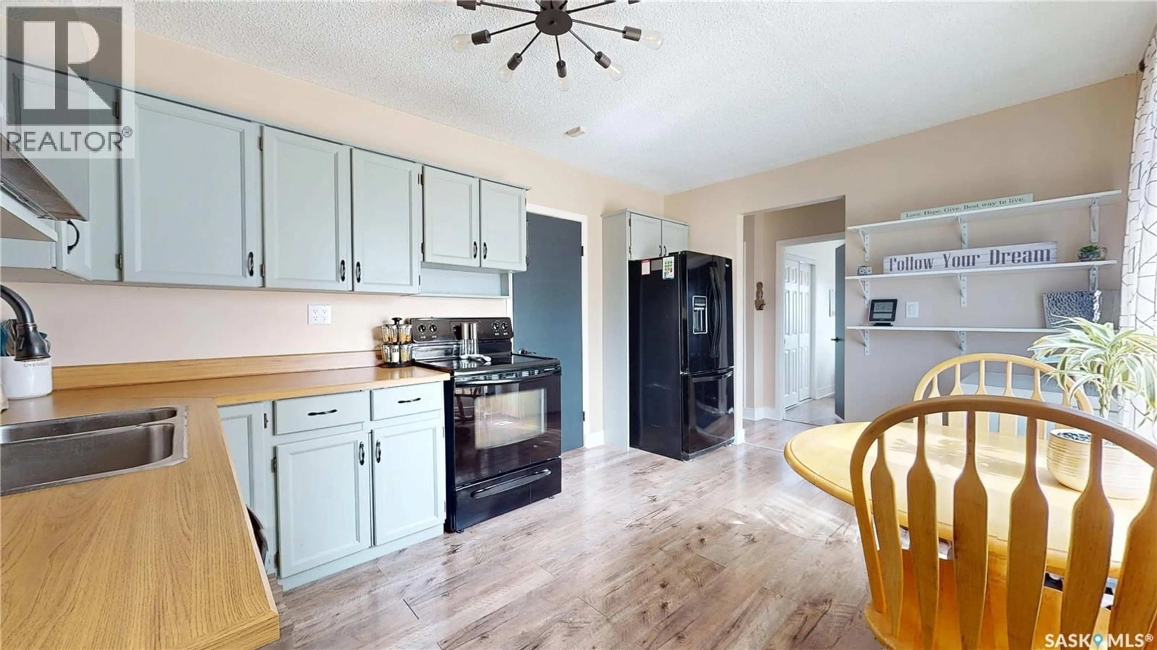 Open concept kitchen, unknown for 773 ATHOL STREET, Regina Saskatchewan S4T3B4
