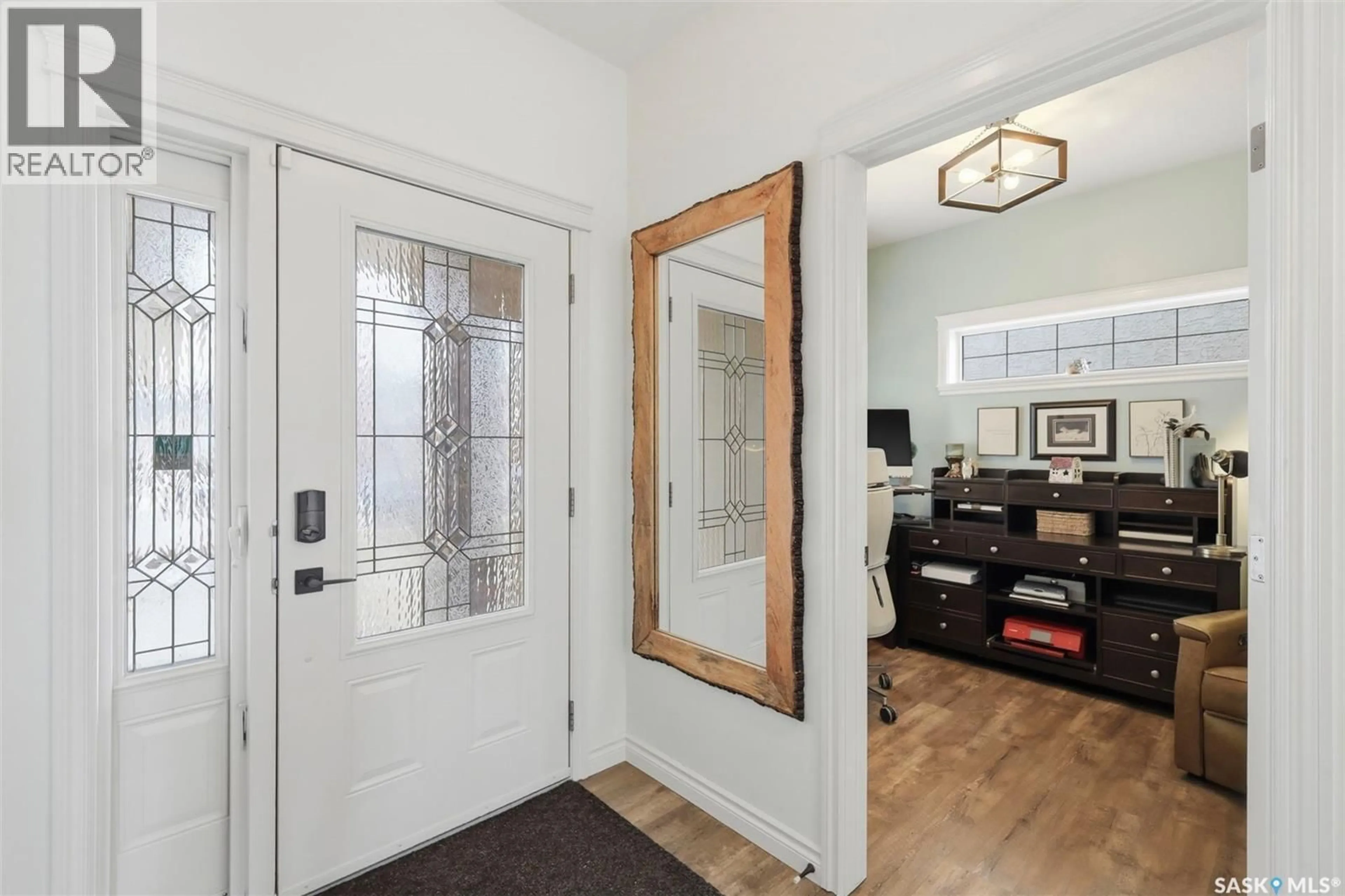 Indoor entryway for 106 MCINTOSH STREET, Saskatoon Saskatchewan S7T0A8