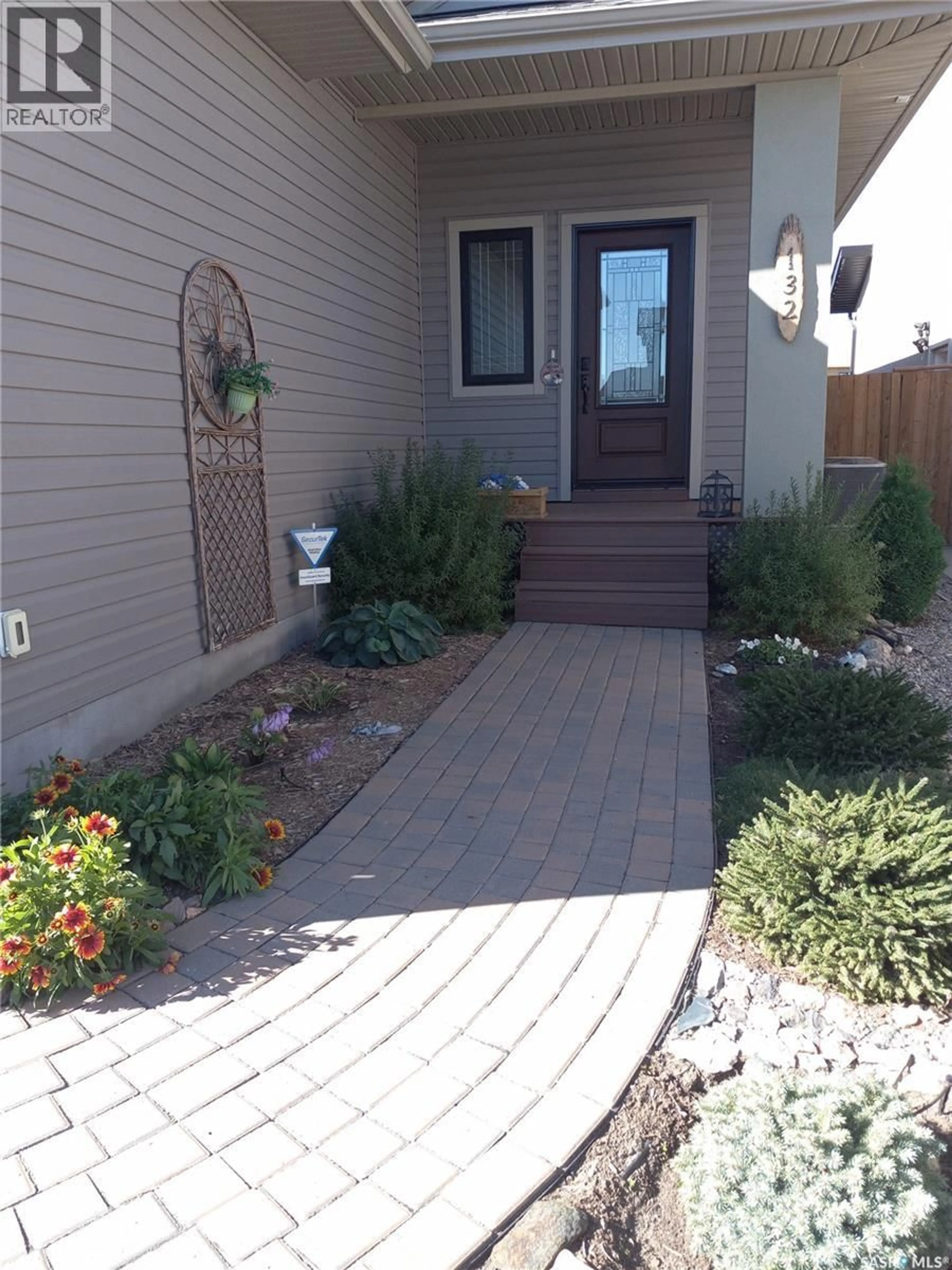Indoor entryway for 132 FORSEY AVENUE, Saskatoon Saskatchewan S7W0Z6