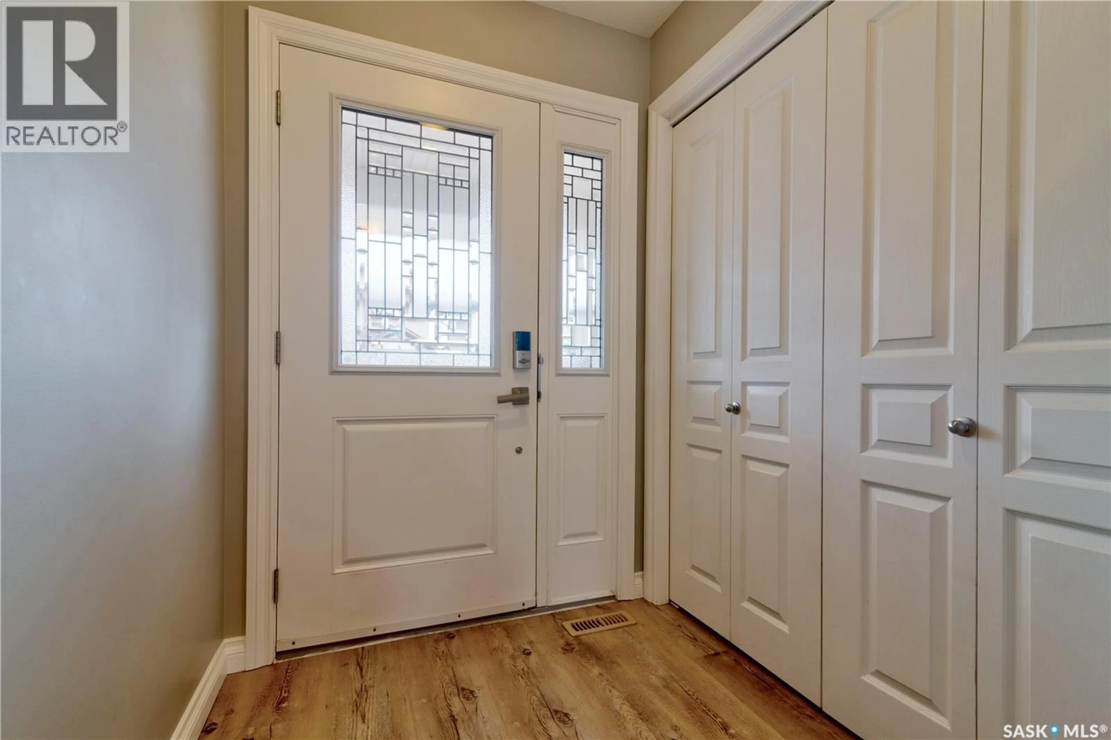 Indoor entryway for 8717 ARCHER LANE, Regina Saskatchewan S4Y0B9