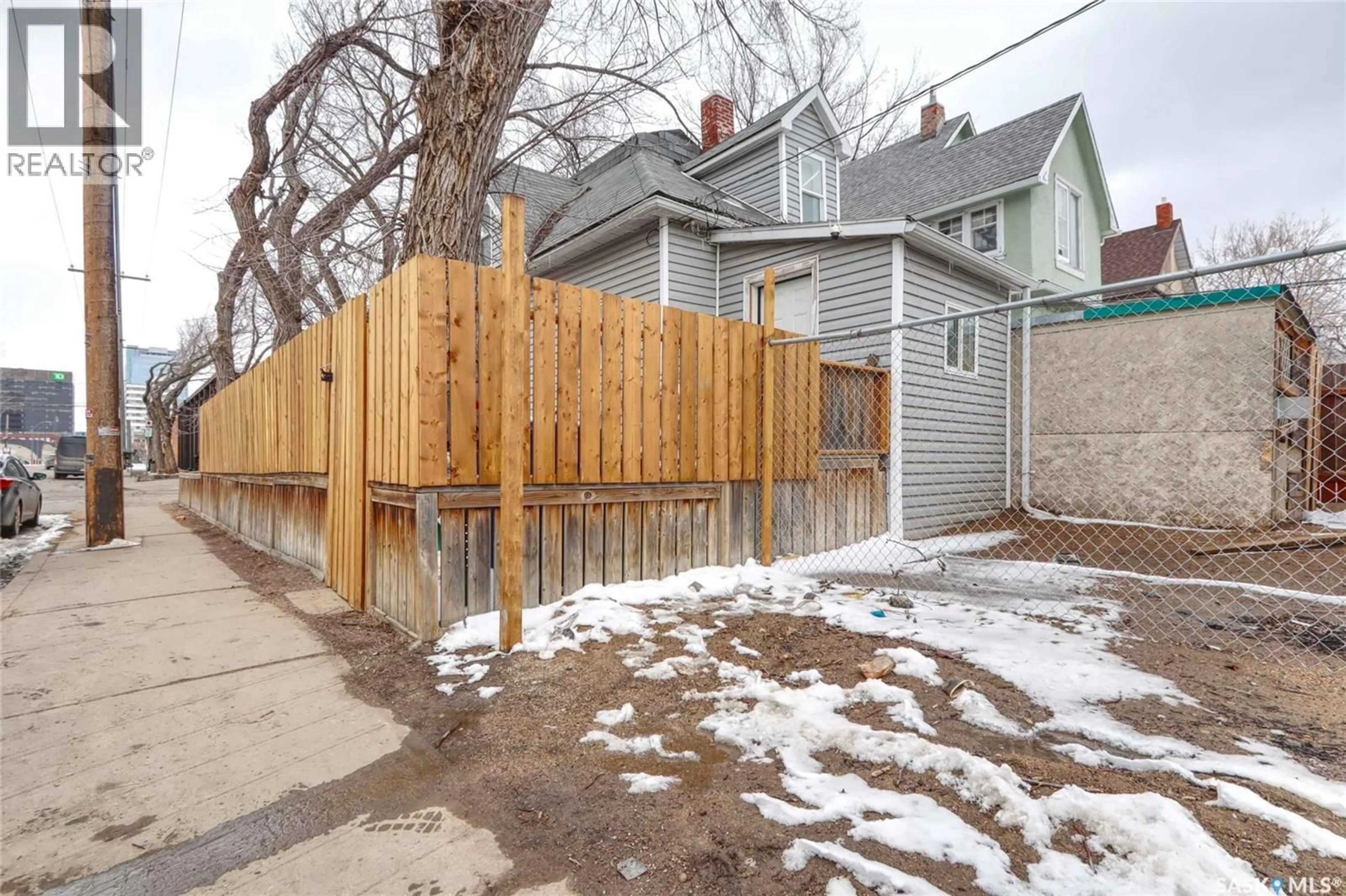 Patio, street for 1879 ST JOHN STREET, Regina Saskatchewan S4P1S2