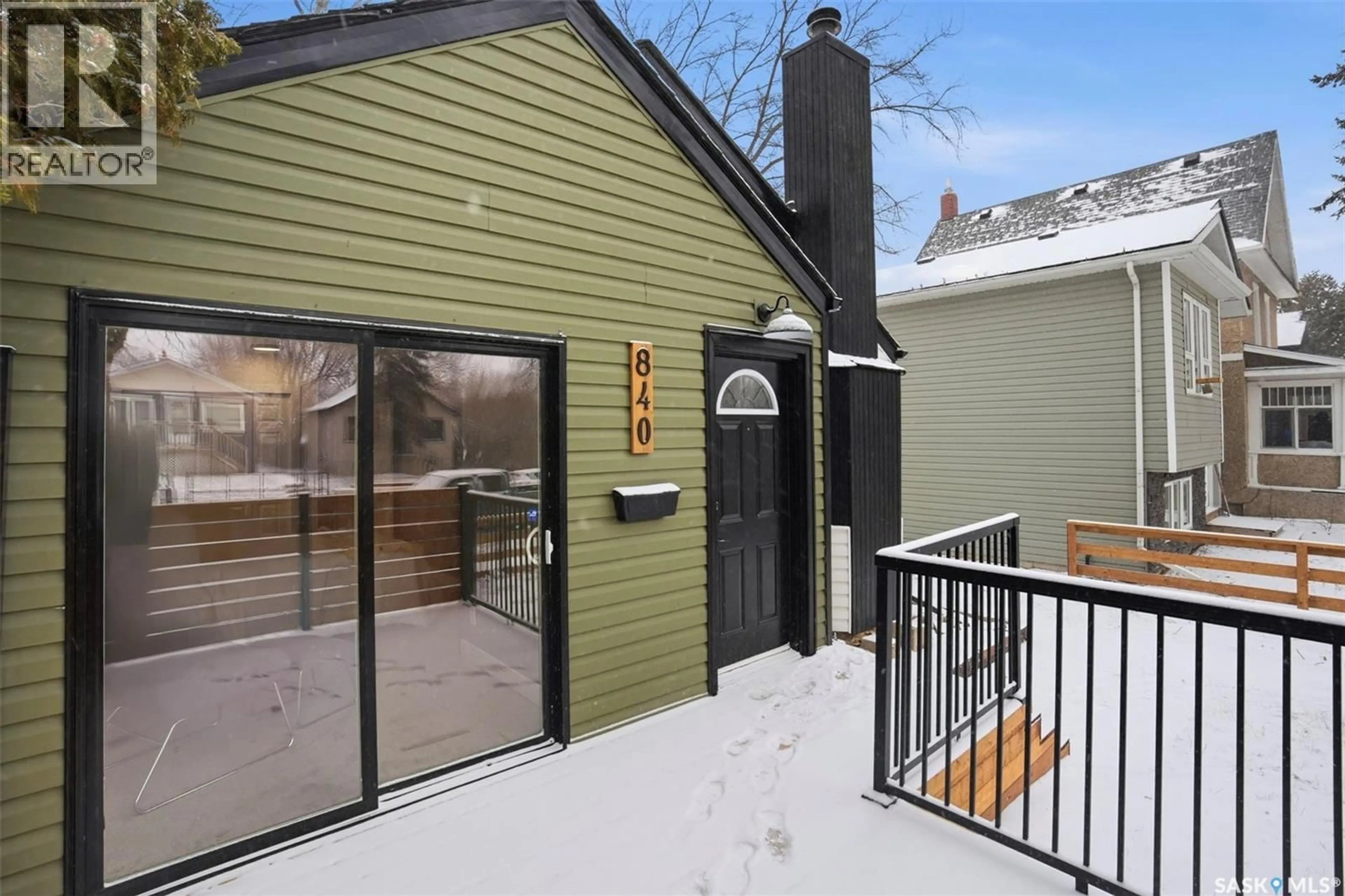 Patio, street for 840 I AVENUE, Saskatoon Saskatchewan S7M1Z3