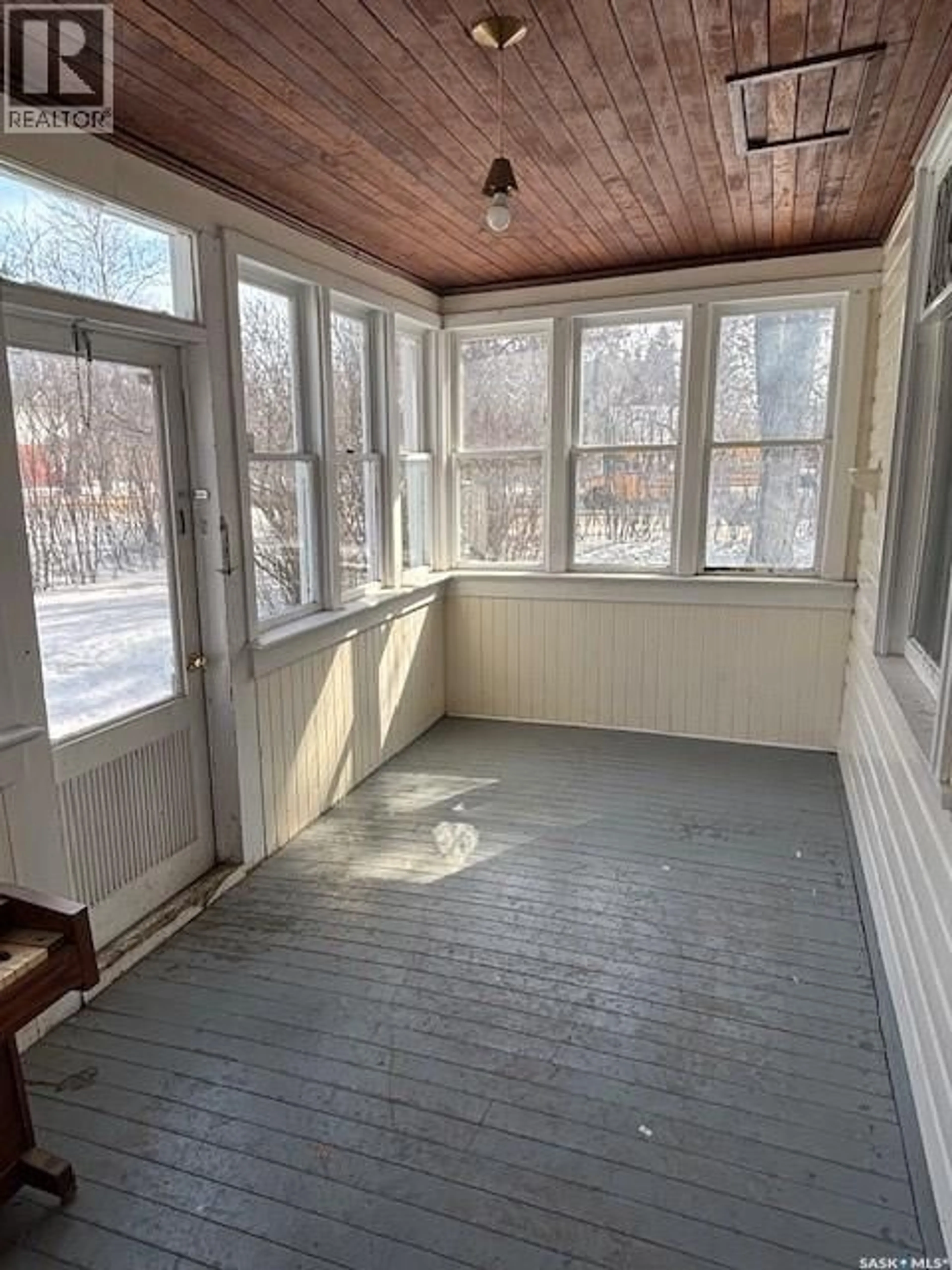 A pic of a room for 327 4TH AVENUE, Canora Saskatchewan S0A0L0