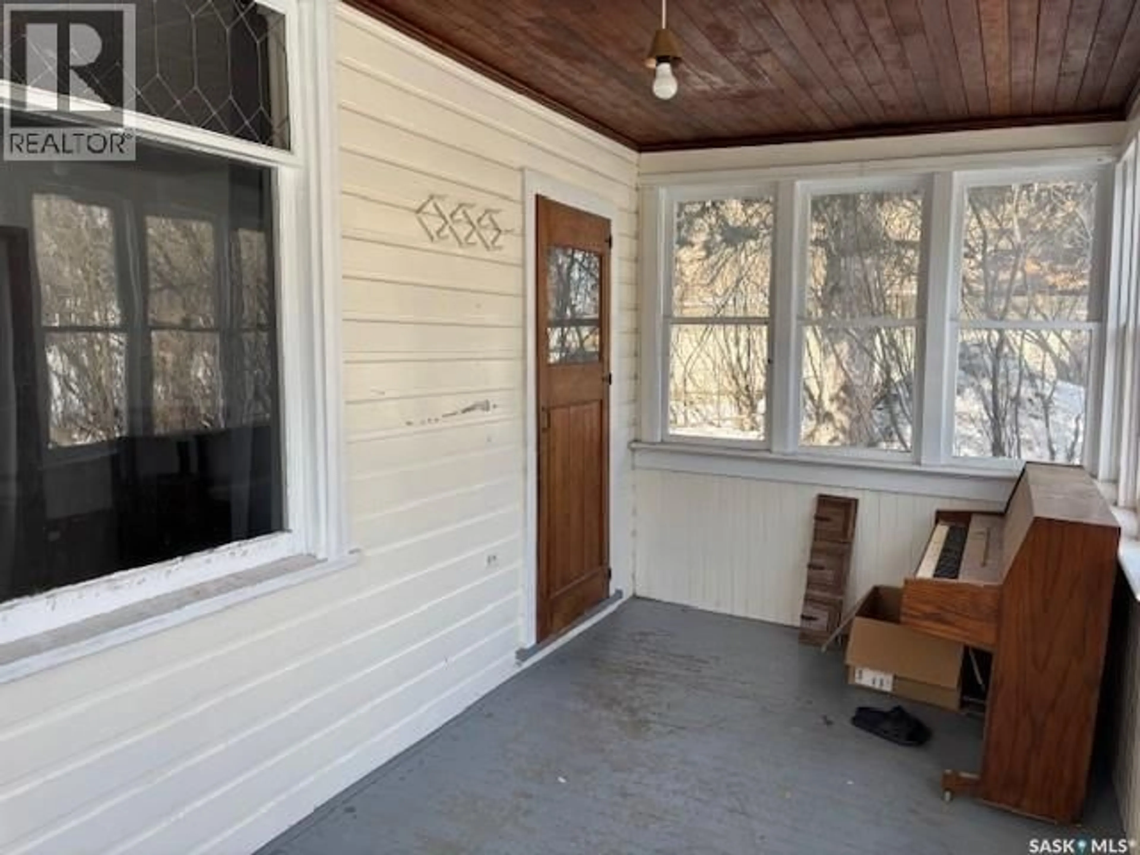 Unknown for 327 4TH AVENUE, Canora Saskatchewan S0A0L0