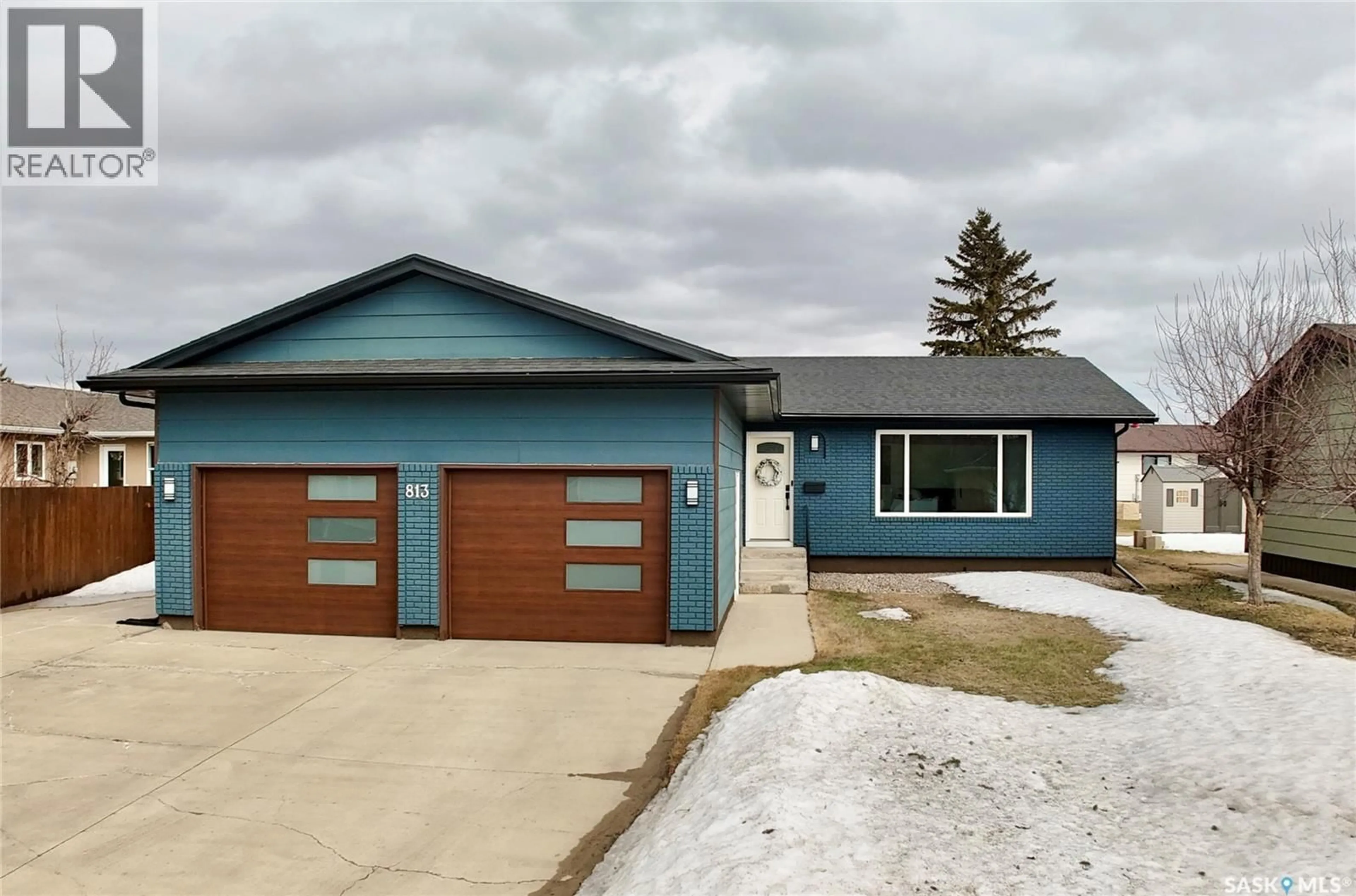 Home with vinyl exterior material, street for 813 STANLEY STREET, Esterhazy Saskatchewan S0A0X0