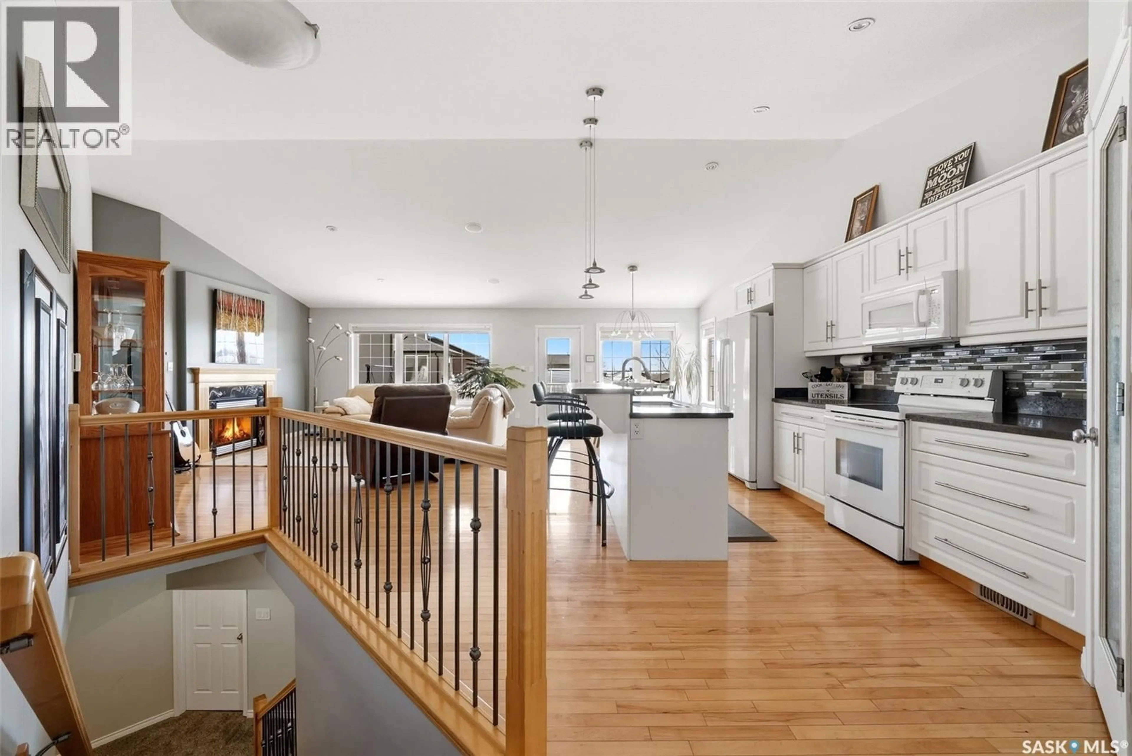 Open concept kitchen, unknown for 5 CORBIN BAY, Grand Coulee Saskatchewan S4M0A3