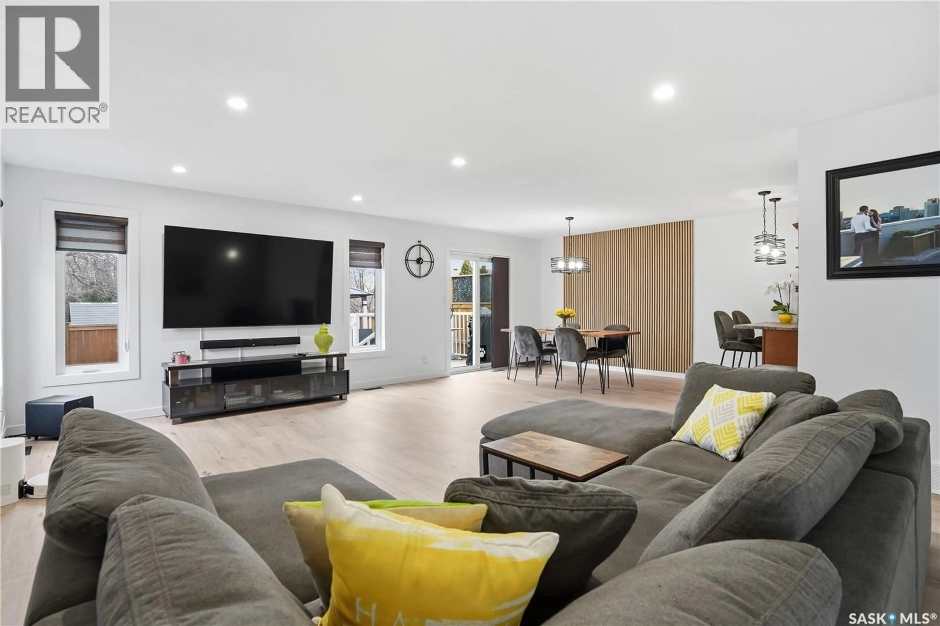 Living room with furniture, unknown for 6915 WHELAN DRIVE, Regina Saskatchewan S4X3W2