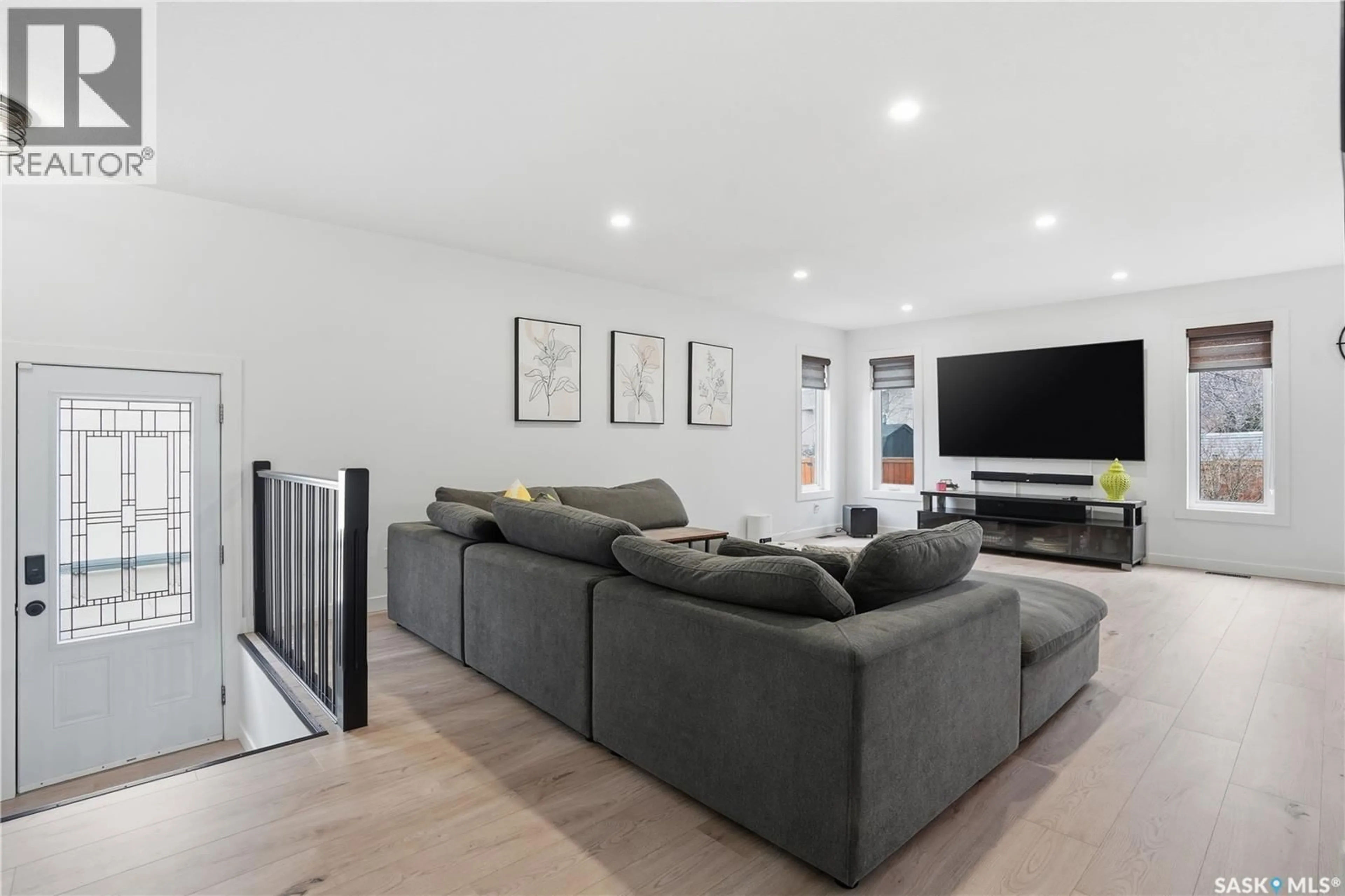 Living room with furniture, unknown for 6915 WHELAN DRIVE, Regina Saskatchewan S4X3W2