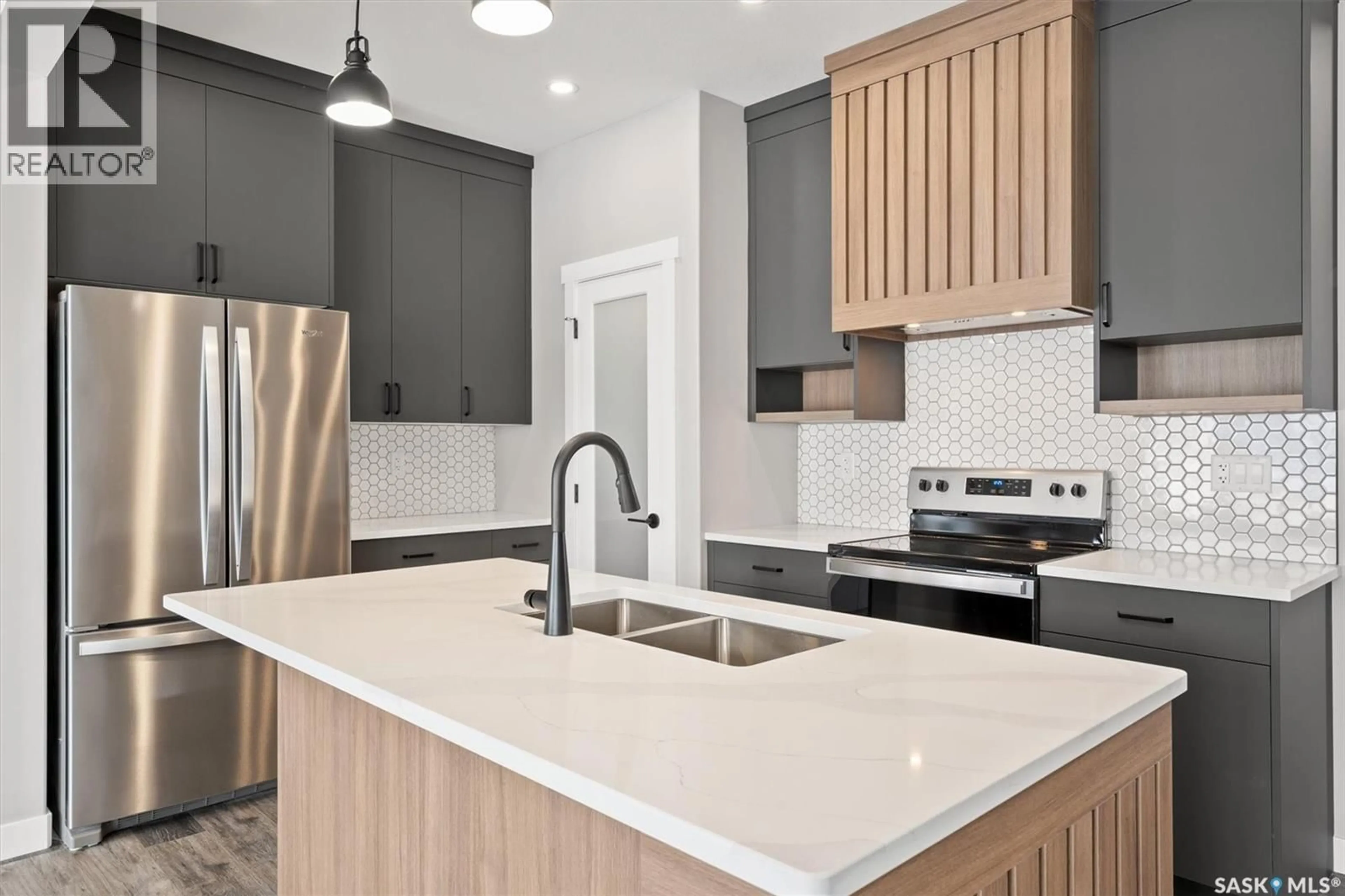 Open concept kitchen, unknown for 427 YUEL CRESCENT, Saskatoon Saskatchewan S7W1N5