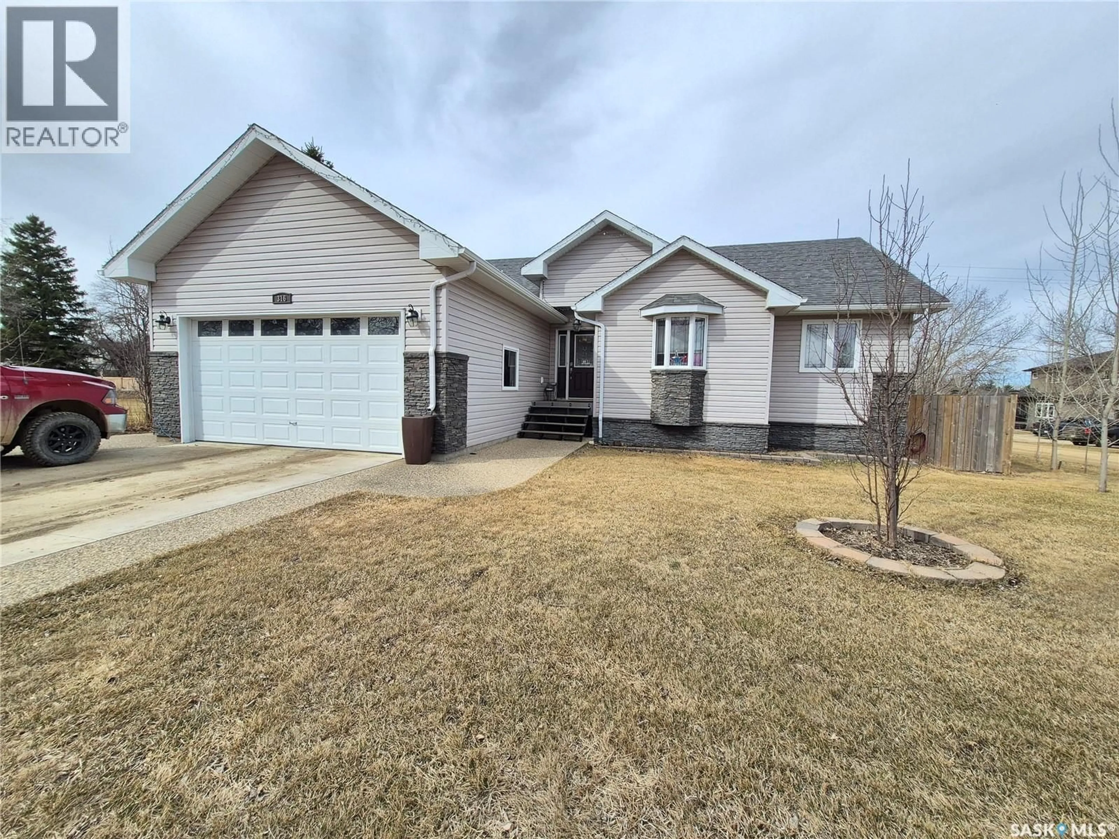 Home with vinyl exterior material, street for 316 FREDERICK STREET, Ogema Saskatchewan S0C1Y0