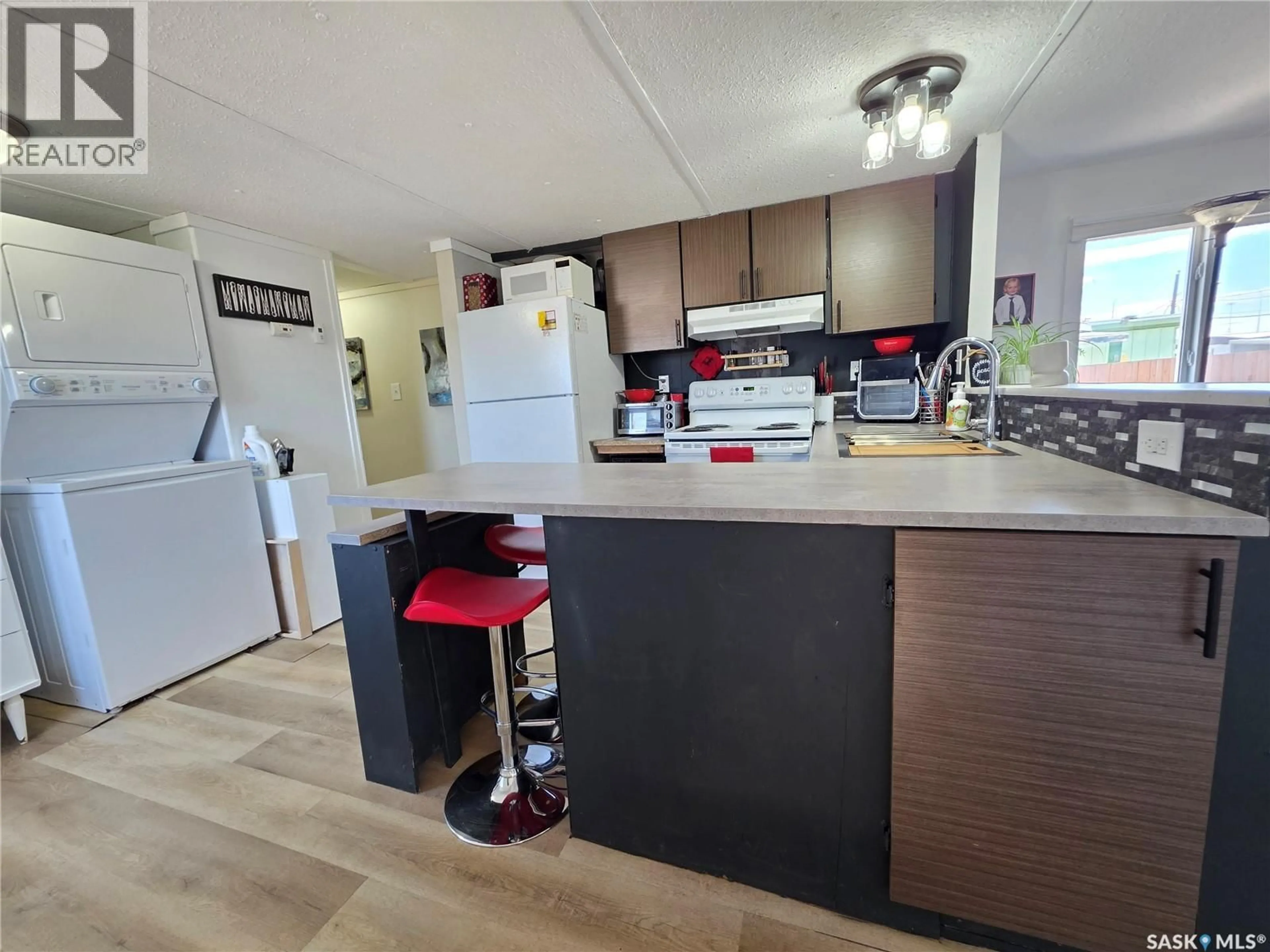 Standard kitchen, unknown for 73 - B12 ROBERT STREET, Swift Current Saskatchewan S9H3S8