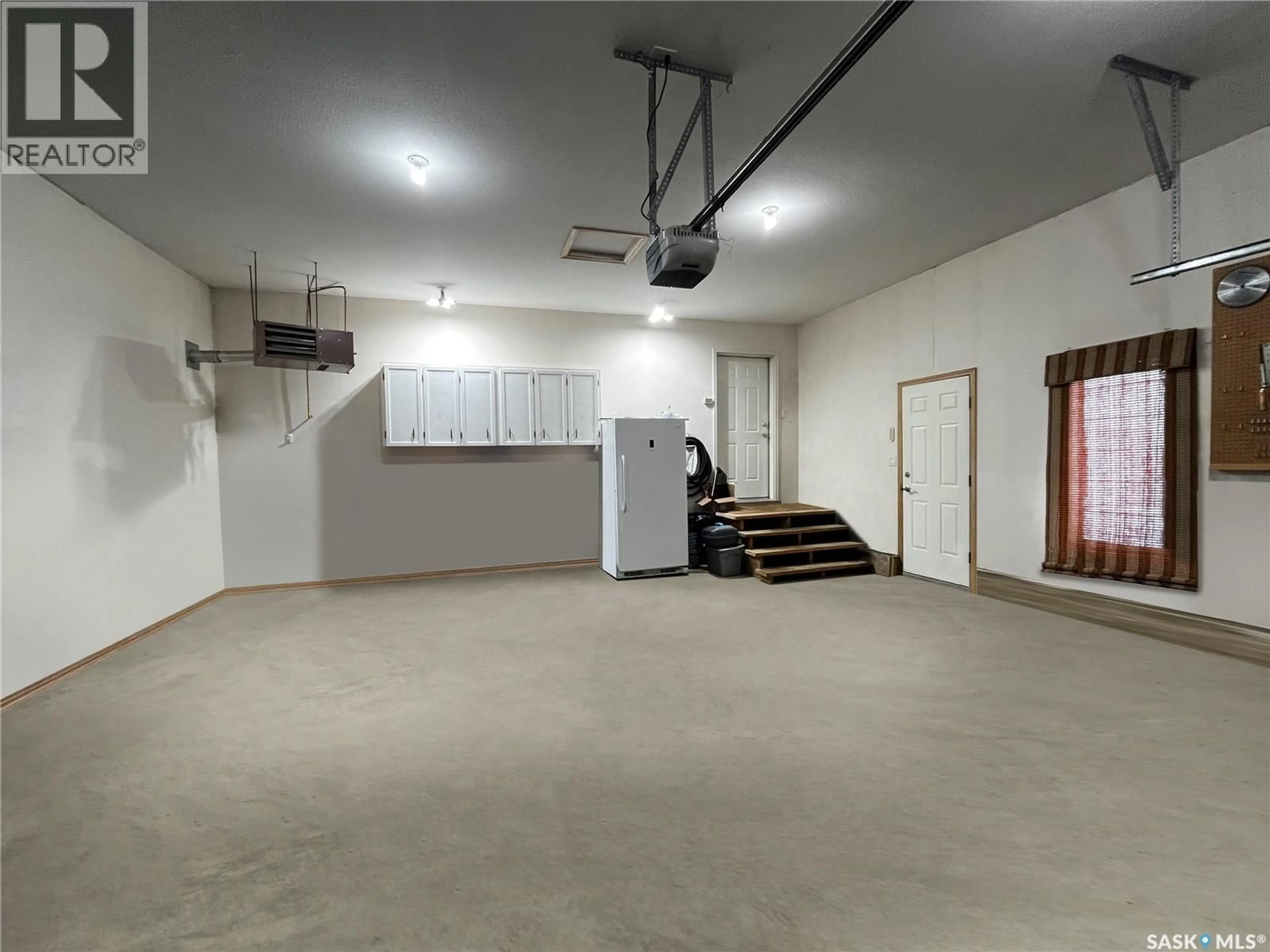 A pic of a room for 27 CARMENT PLACE, Prince Albert Saskatchewan S6V8A2