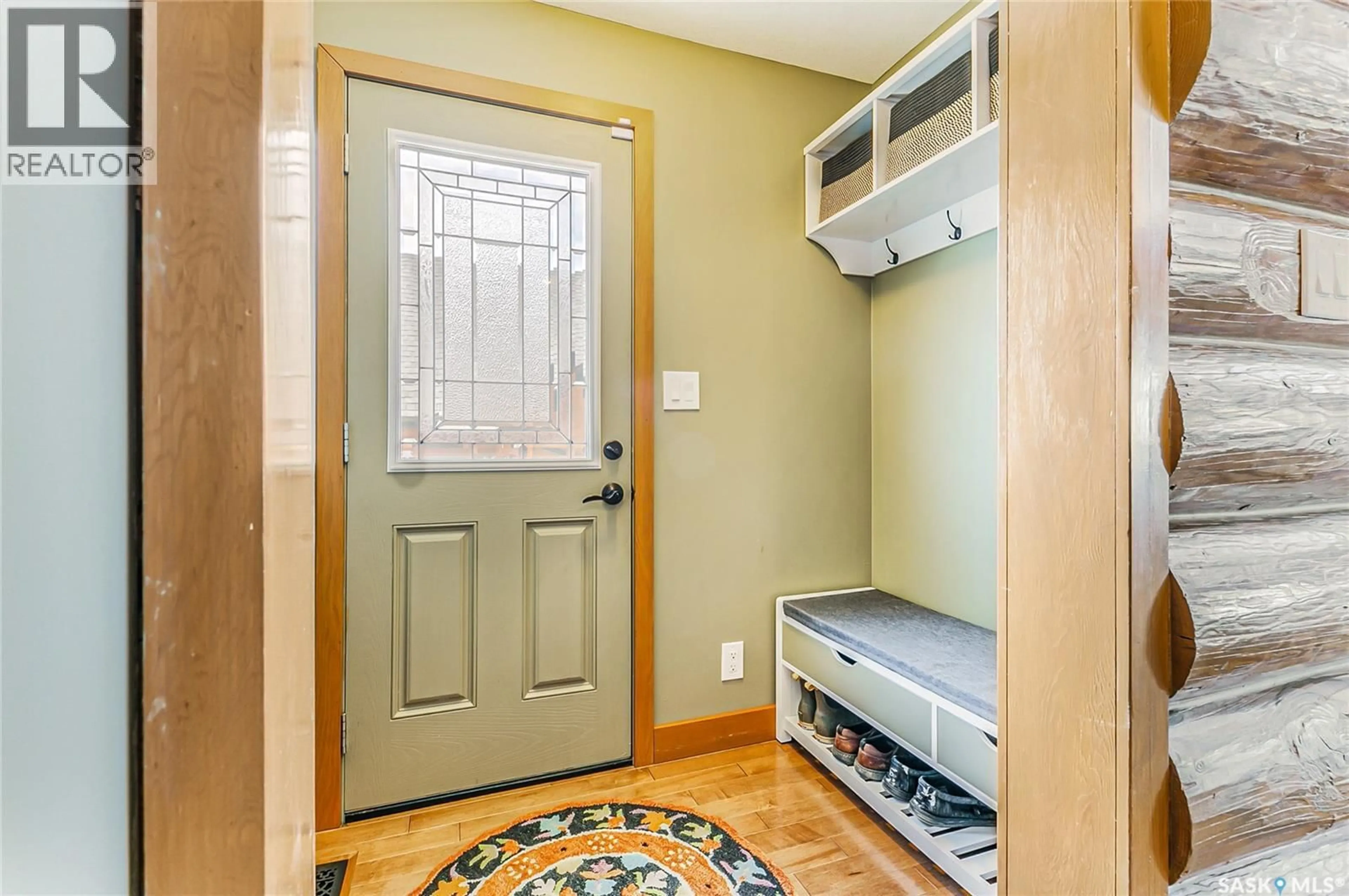 Indoor entryway for 112-114 DOGWOOD DRIVE, Regina Beach Saskatchewan S0G4C0