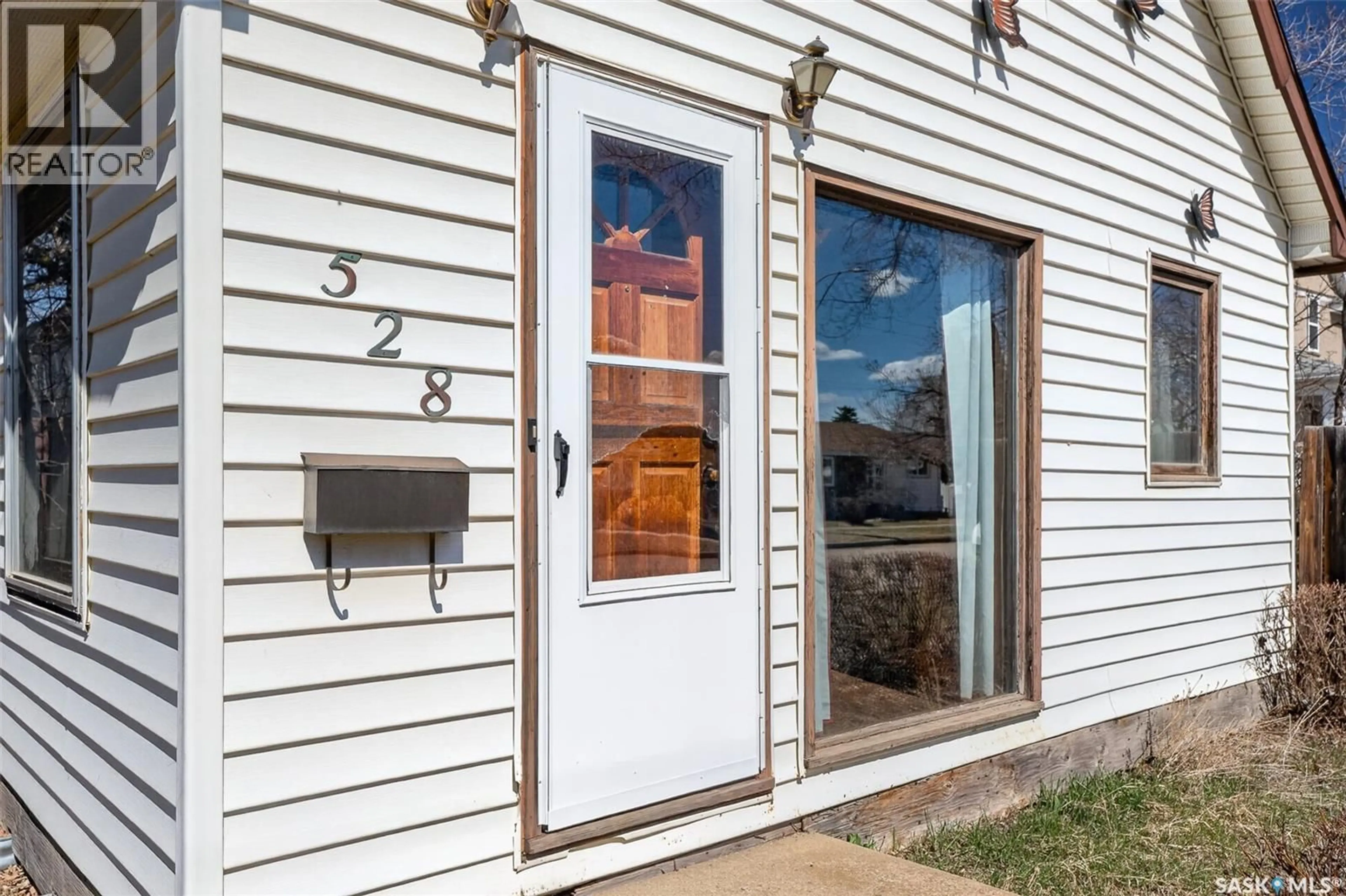 Unknown for 528 OMINICA STREET E, Moose Jaw Saskatchewan S6H0H3