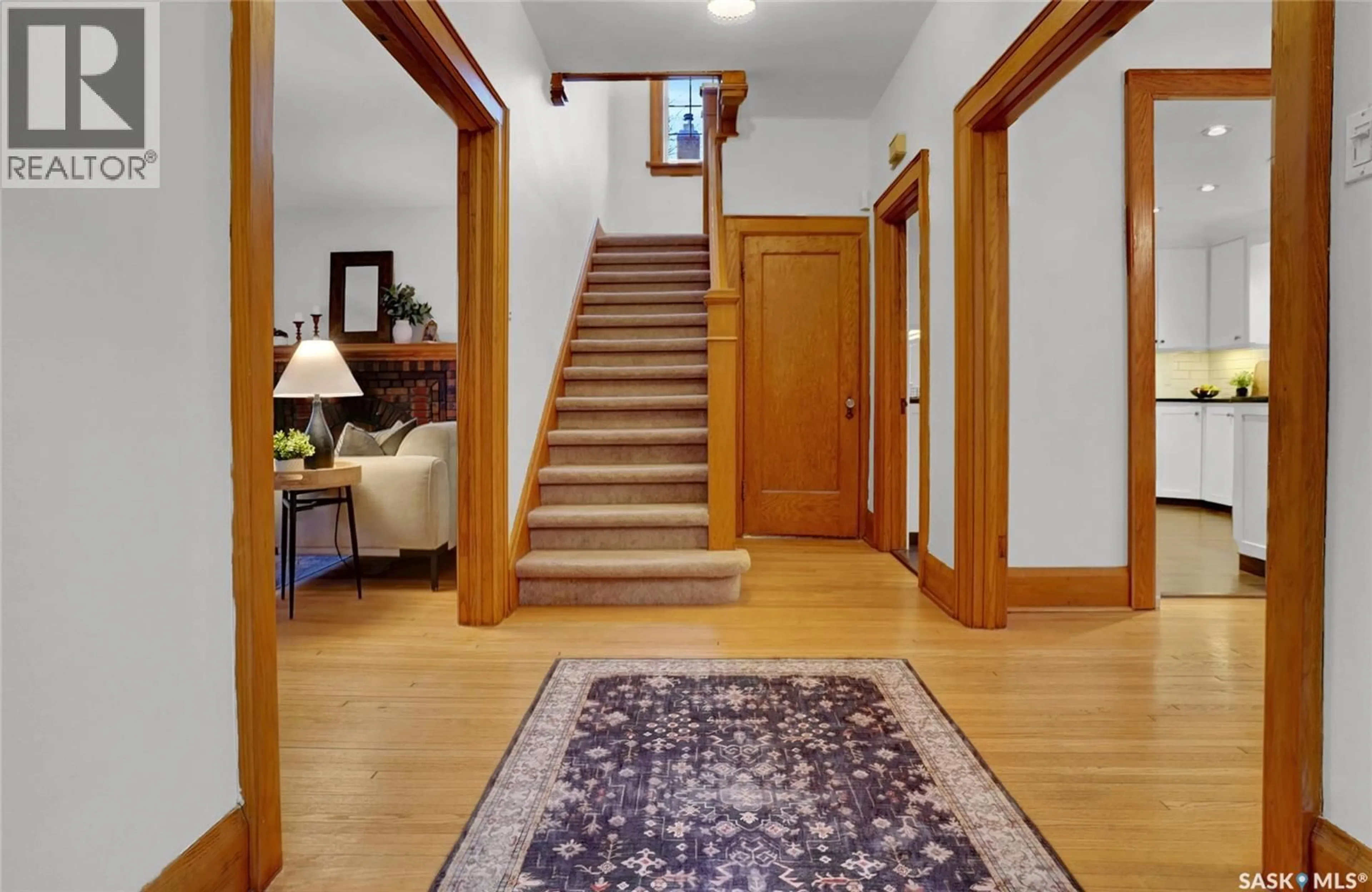 Indoor foyer for 3129 RAE STREET, Regina Saskatchewan S4S1R9