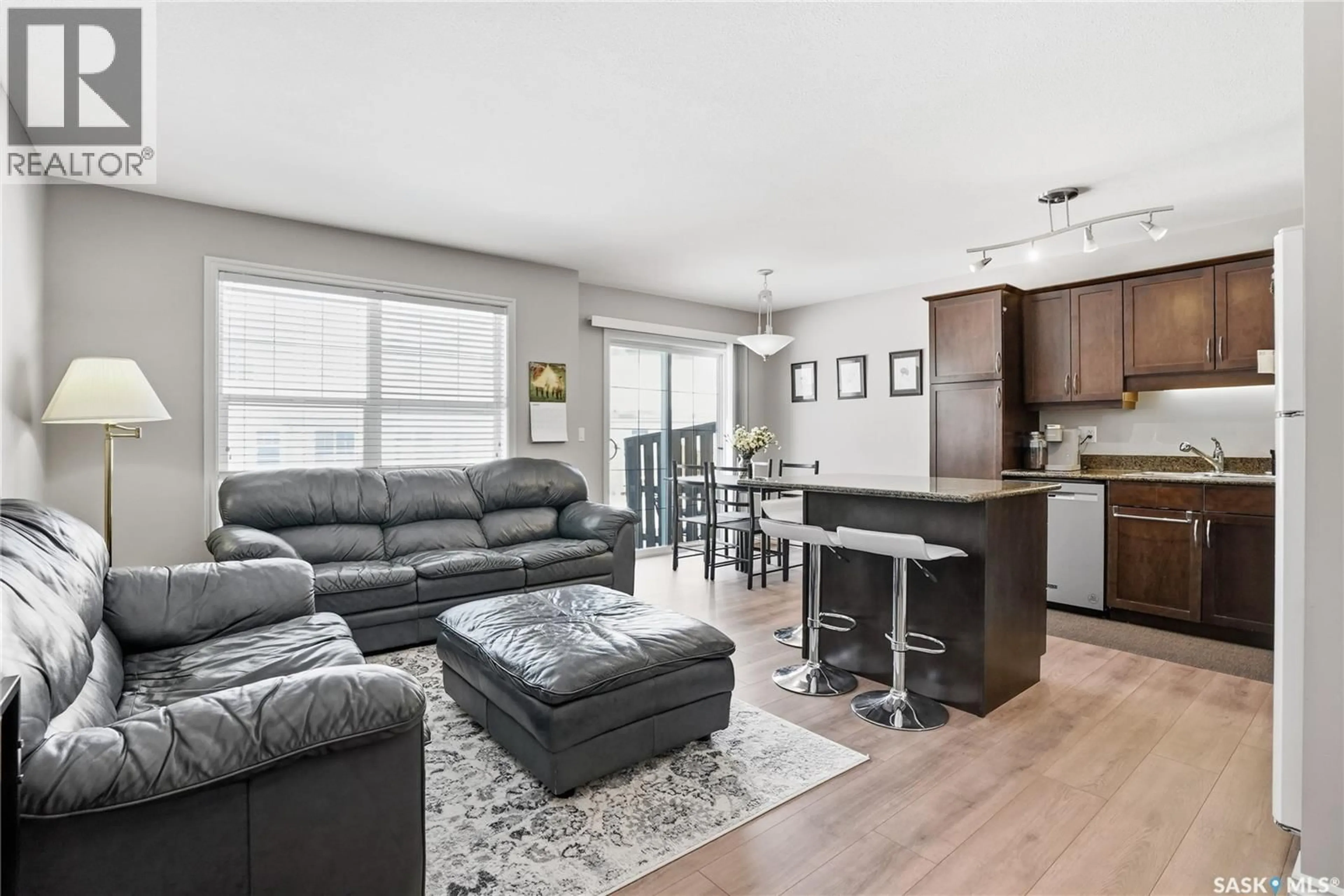 Living room with furniture, unknown for 402 615 LYND CRESCENT, Saskatoon Saskatchewan S7T0G8