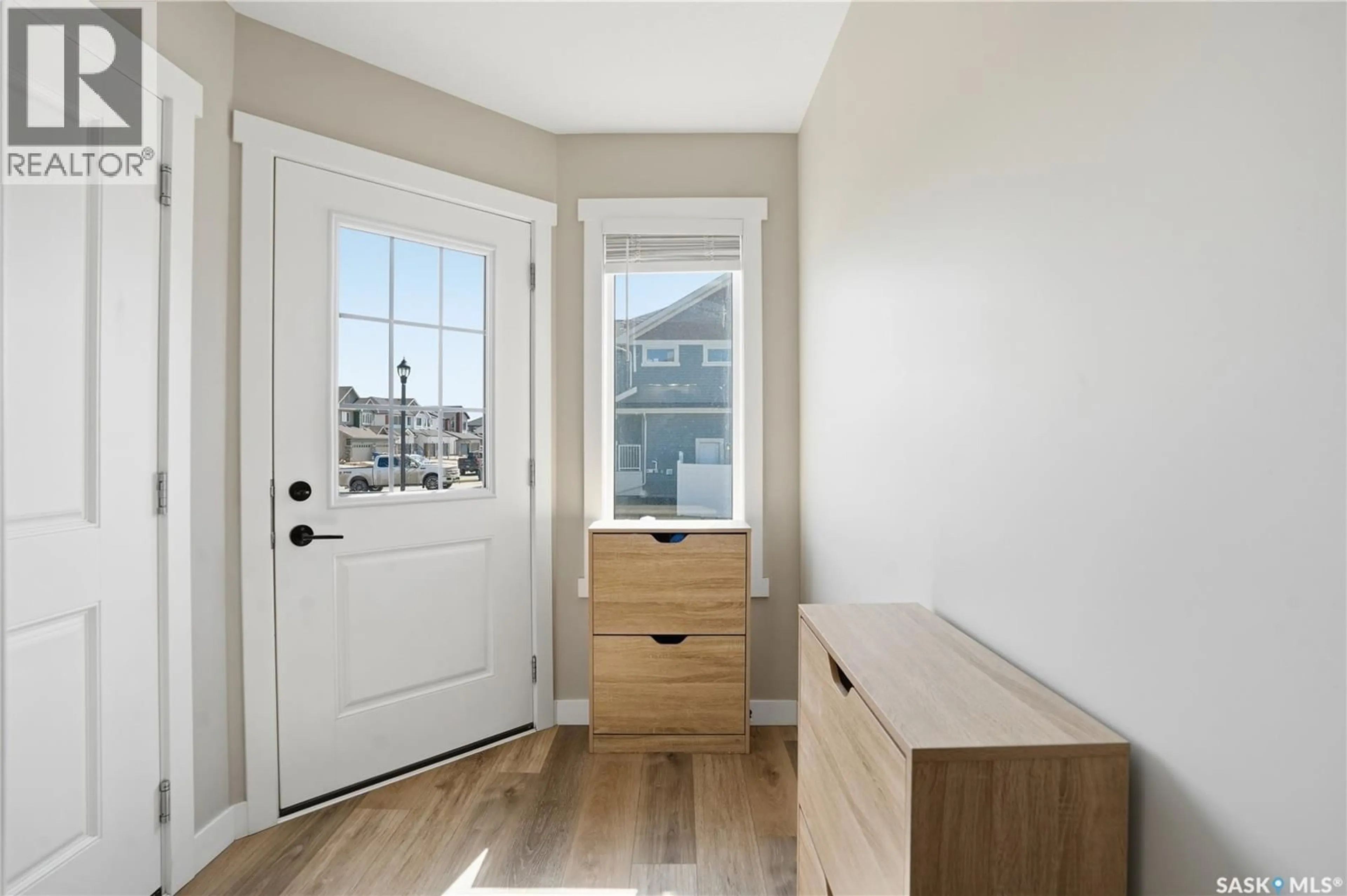 Indoor entryway for 4600 FERNDALE CRESCENT, Regina Saskatchewan S4V3Y4