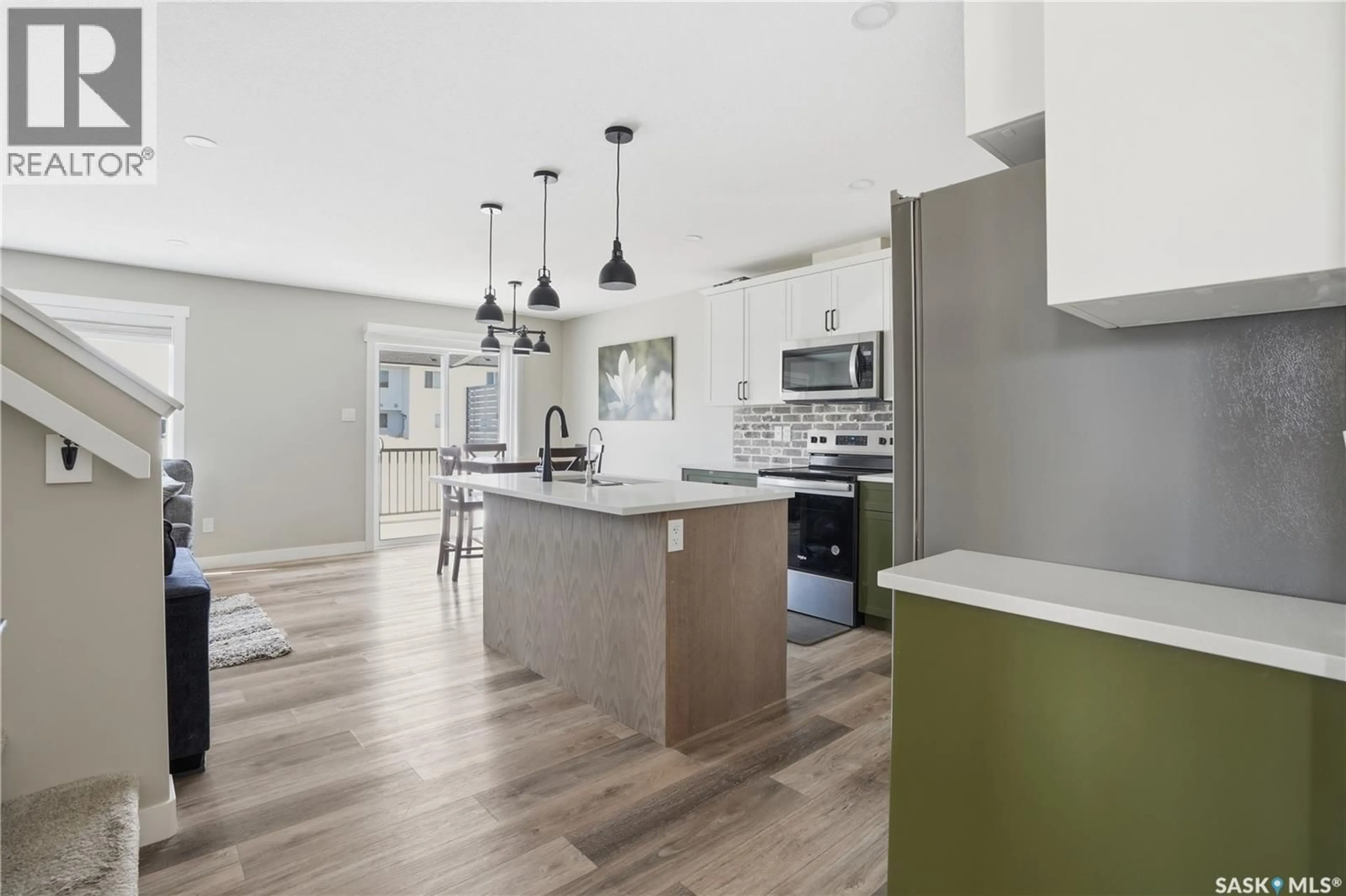 Open concept kitchen, unknown for 4600 FERNDALE CRESCENT, Regina Saskatchewan S4V3Y4