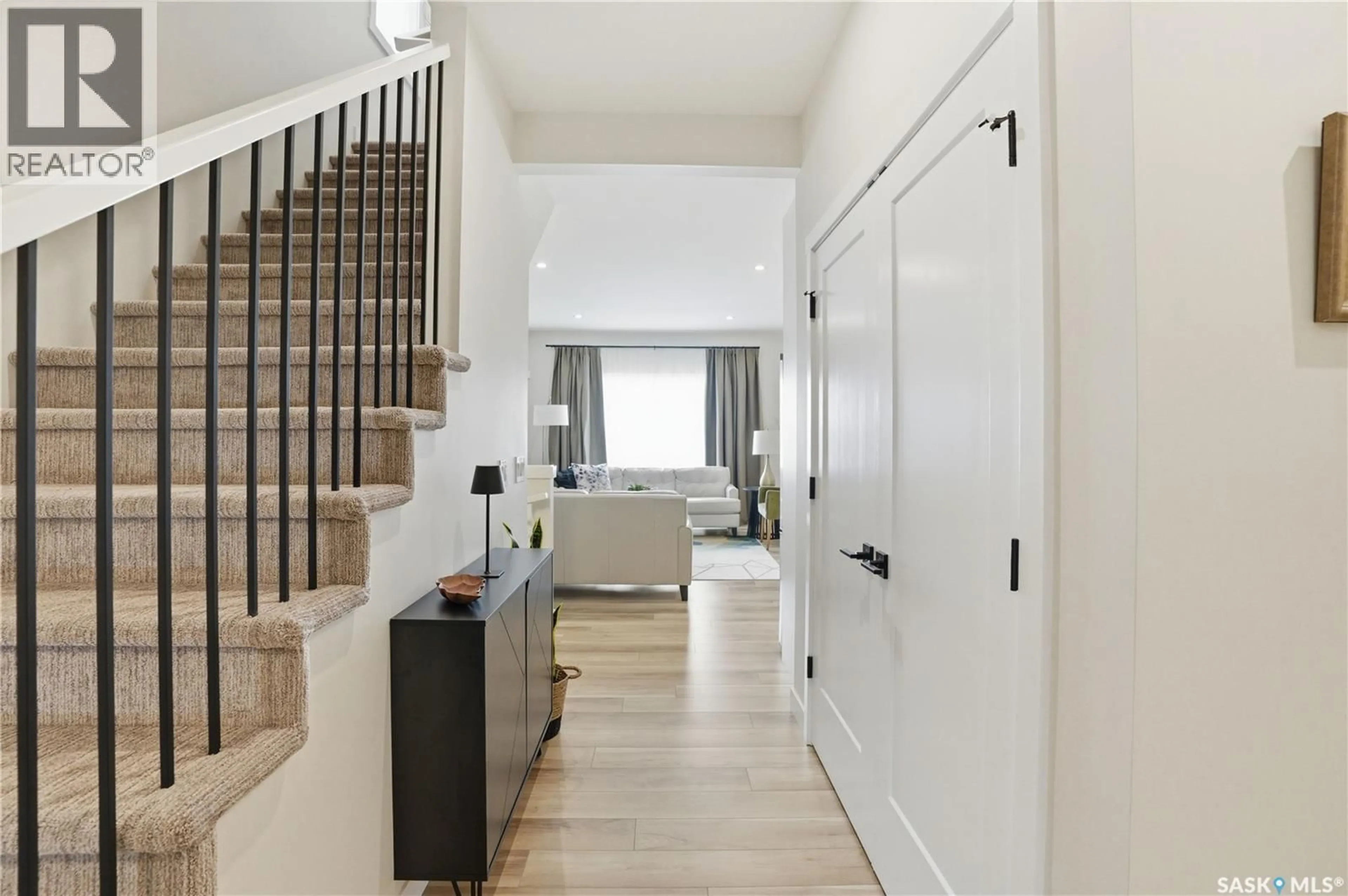 Indoor entryway for 114 KEITH WAY, Saskatoon Saskatchewan S7V0X7