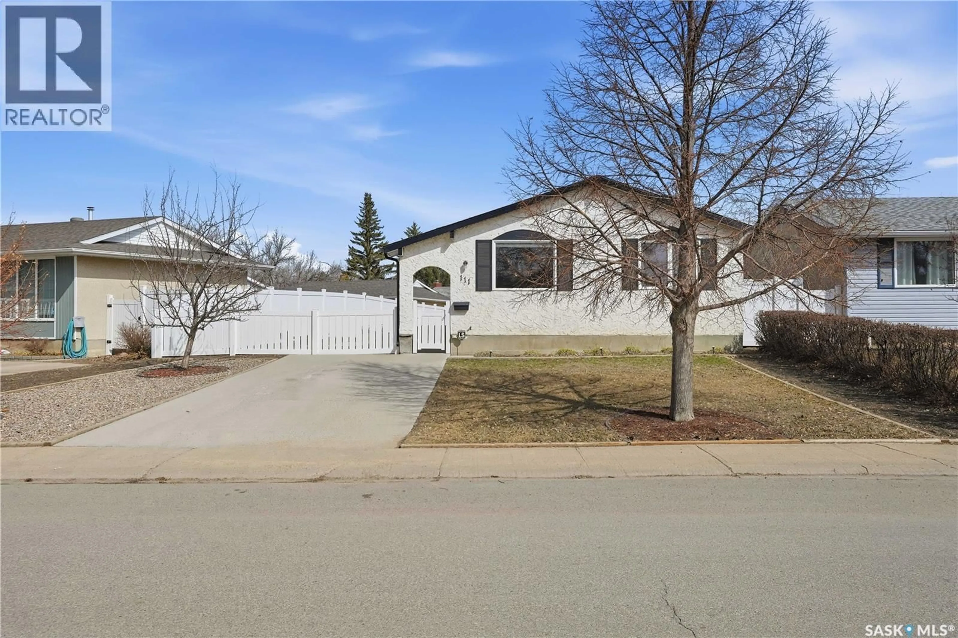 Home with vinyl exterior material, street for 111 FORSYTH CRESCENT, Regina Saskatchewan S4R5L8