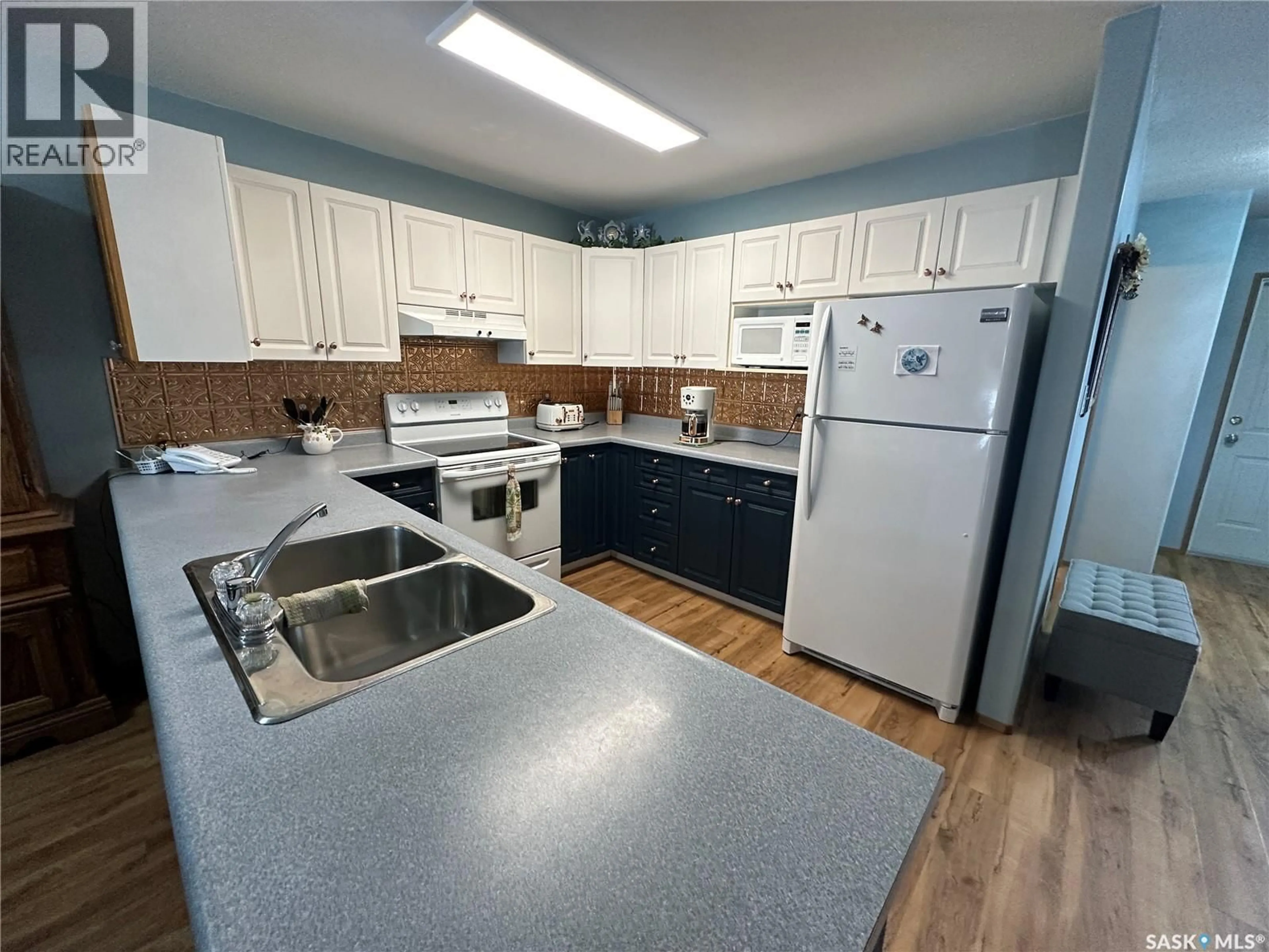 Standard kitchen, unknown for 2011 A 96TH, Tisdale Saskatchewan S0E1T0