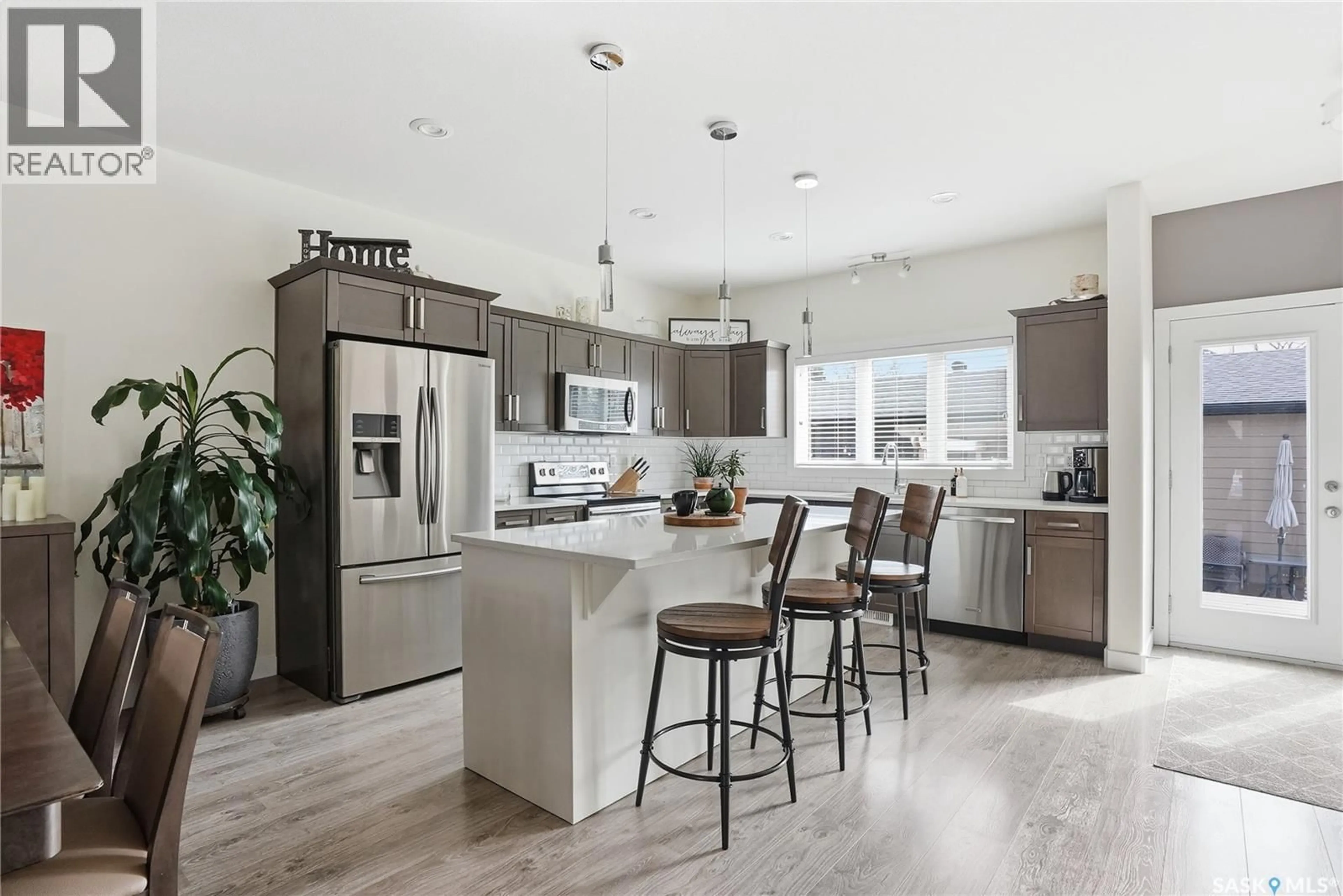 Open concept kitchen, unknown for 118 3RD STREET, Saskatoon Saskatchewan S7H1L1