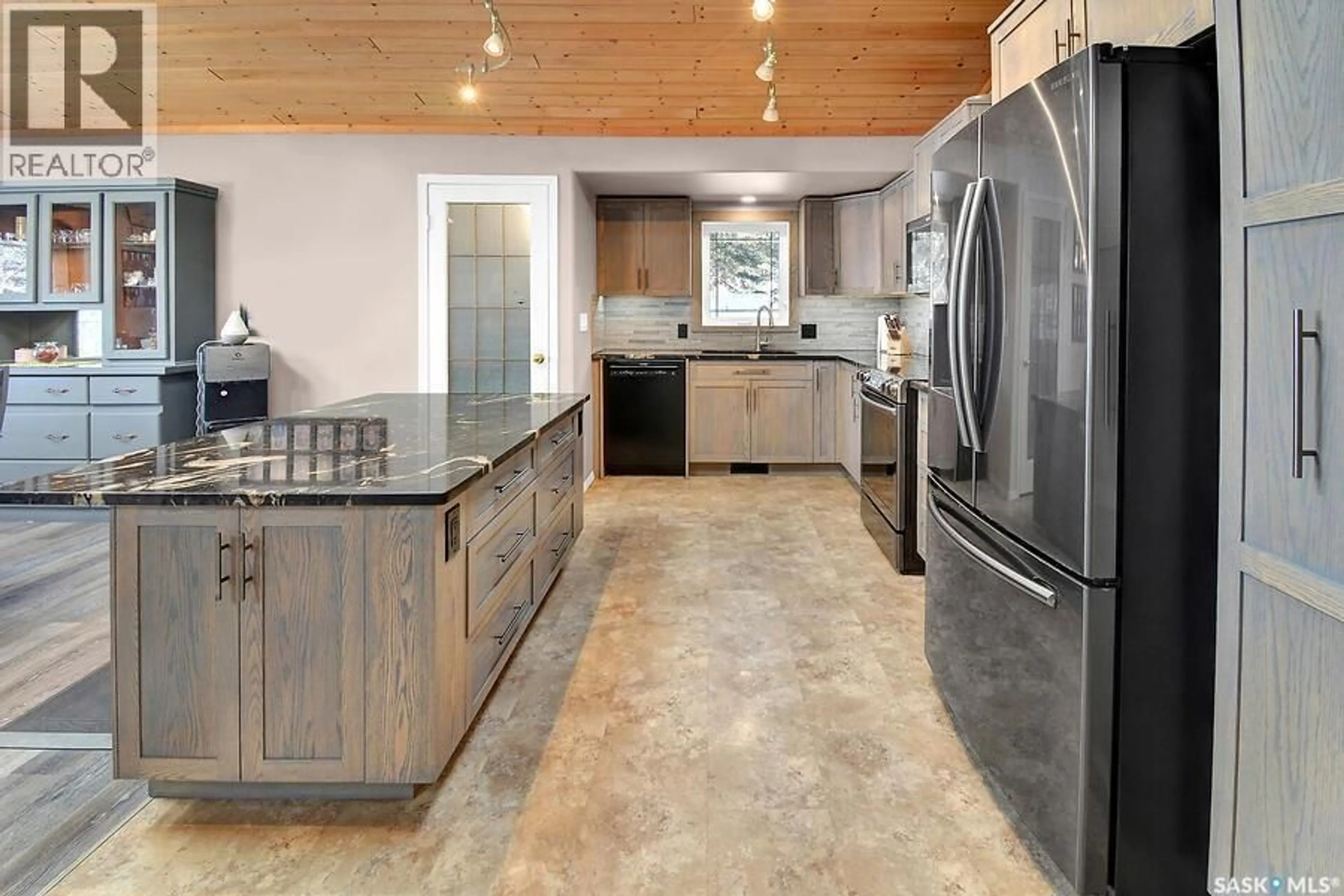 Contemporary kitchen, ceramic/tile floor for 3013 BONNE MADONE BEACH, Wakaw Lake Saskatchewan S0K4P0