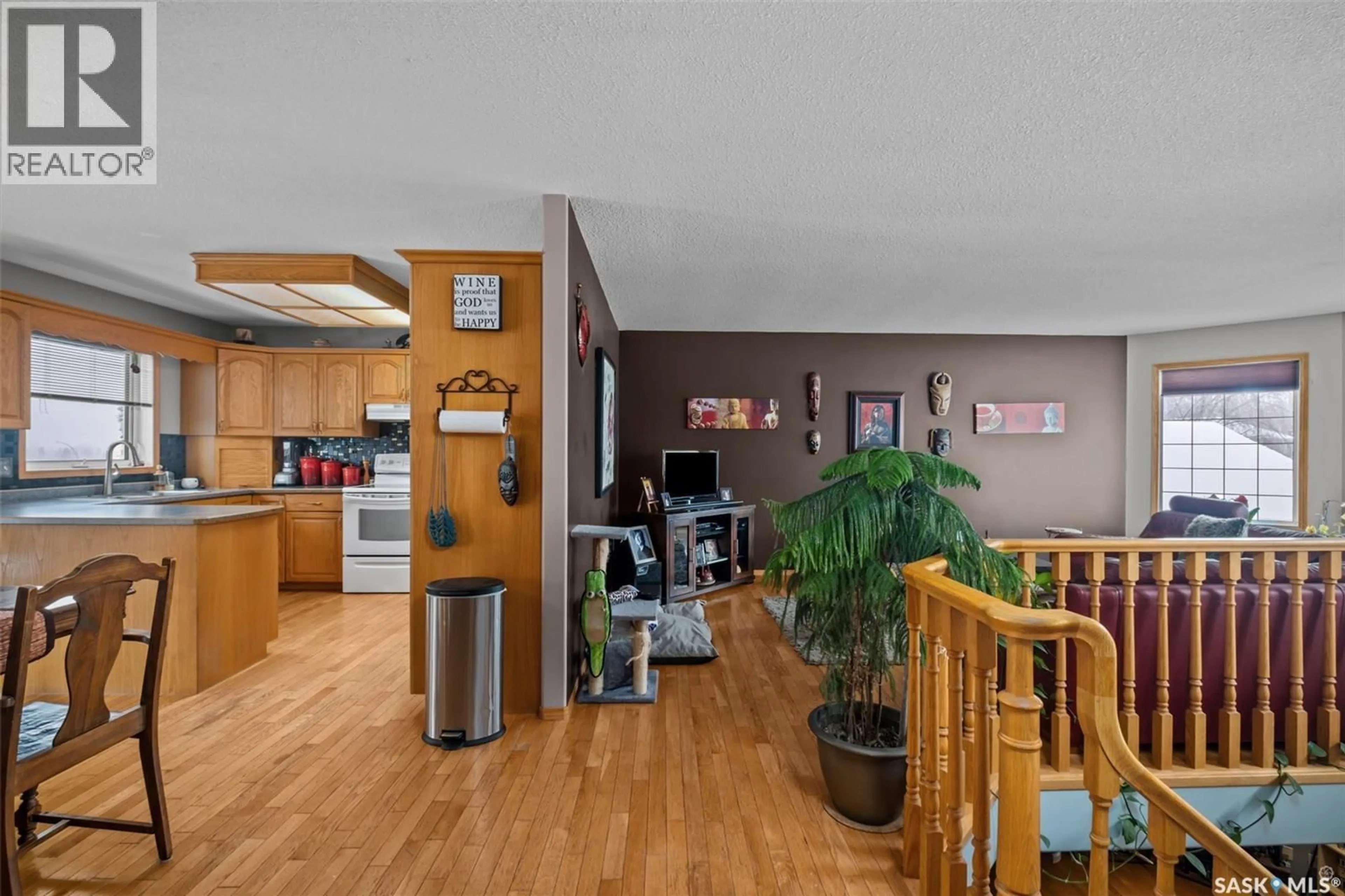 Indoor foyer for 43 MCKNIGHT DRIVE, Prince Albert Saskatchewan S6V7Z7