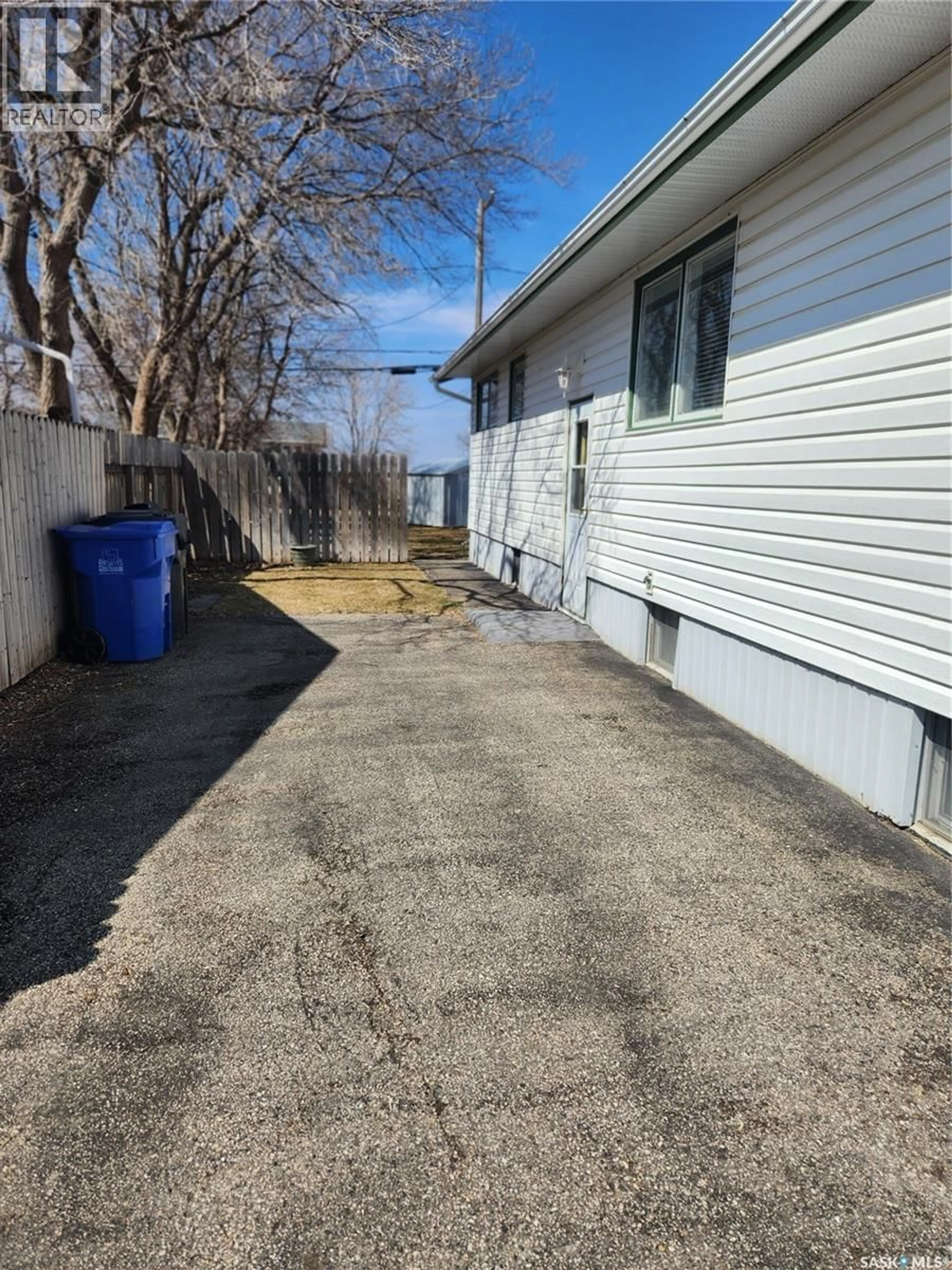 Unknown for 503 1ST AVENUE, Lampman Saskatchewan S0C1N0