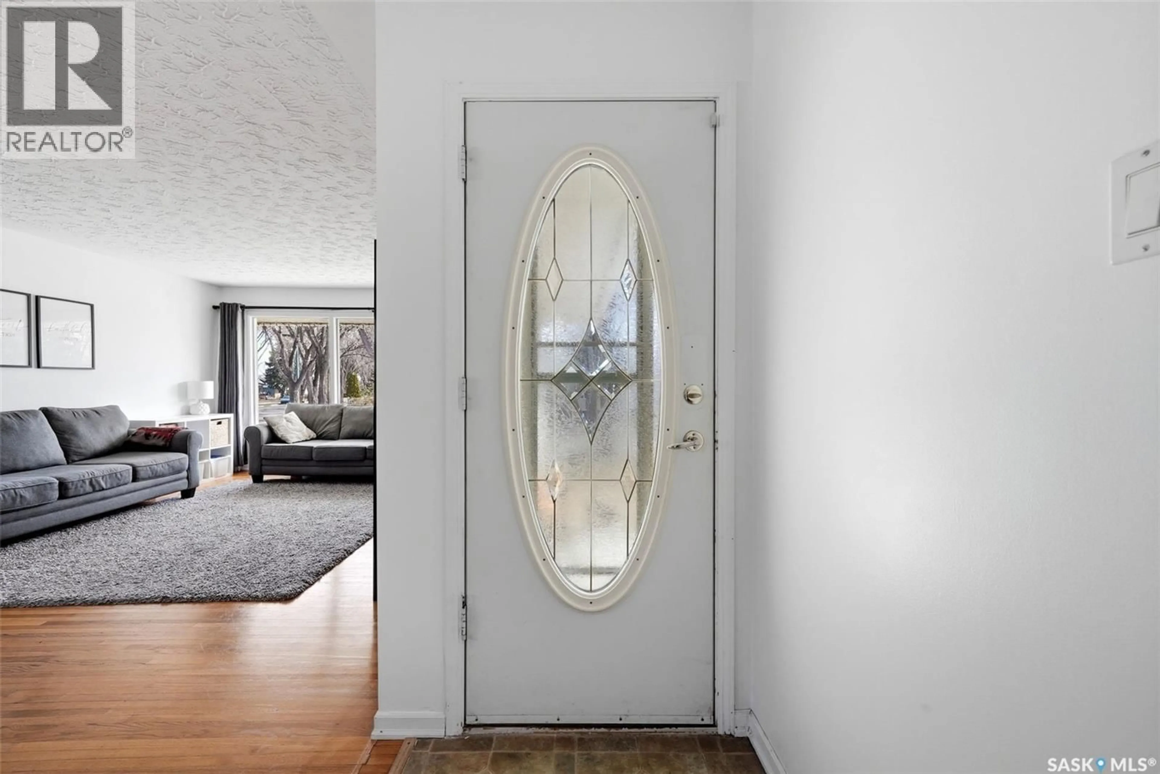 Indoor entryway for 115 KNOWLES CRESCENT, Regina Saskatchewan S4S4P3