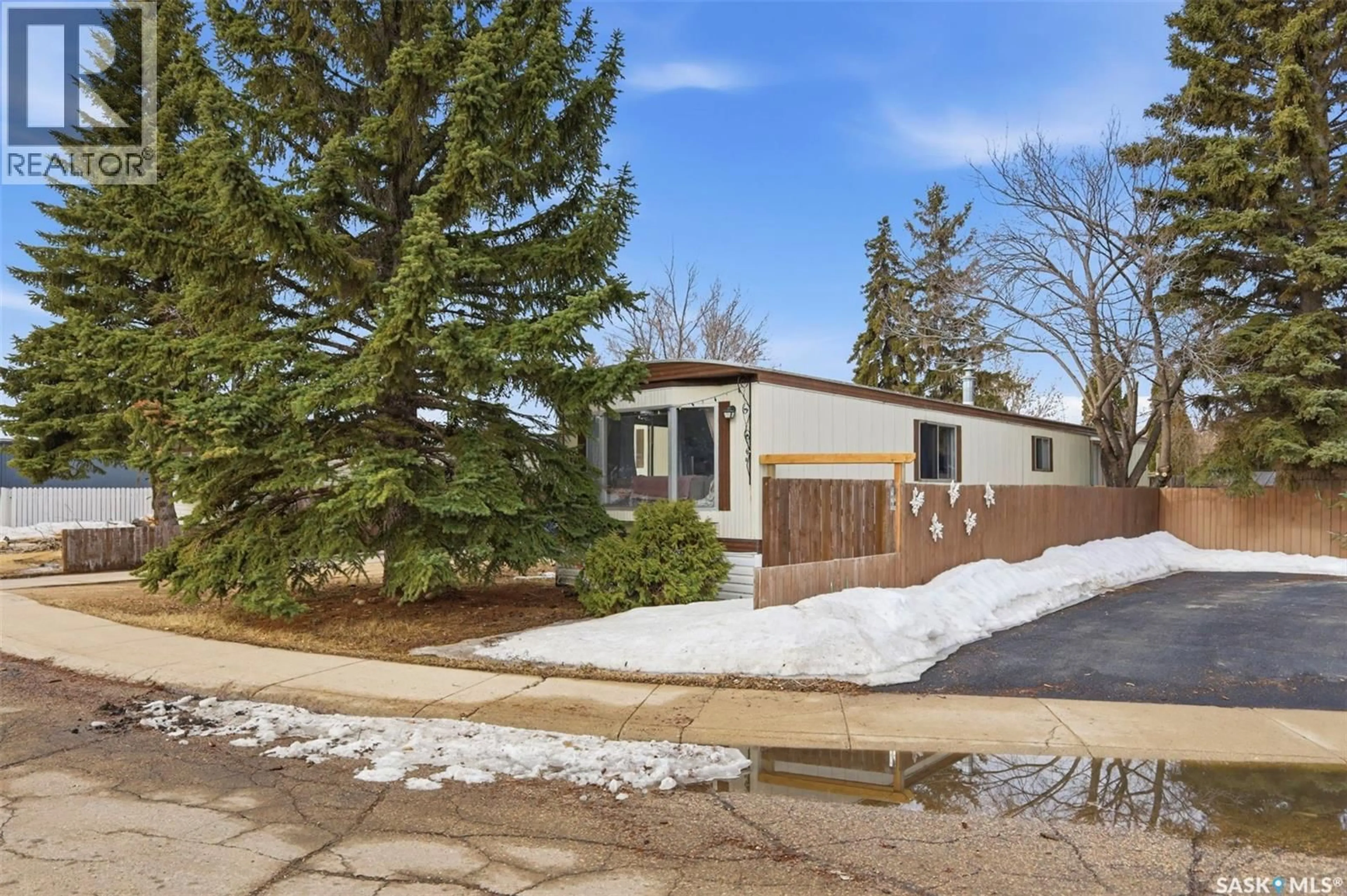 Unknown for 111 LELAND TERRACE, Saskatoon Saskatchewan S7H5A1