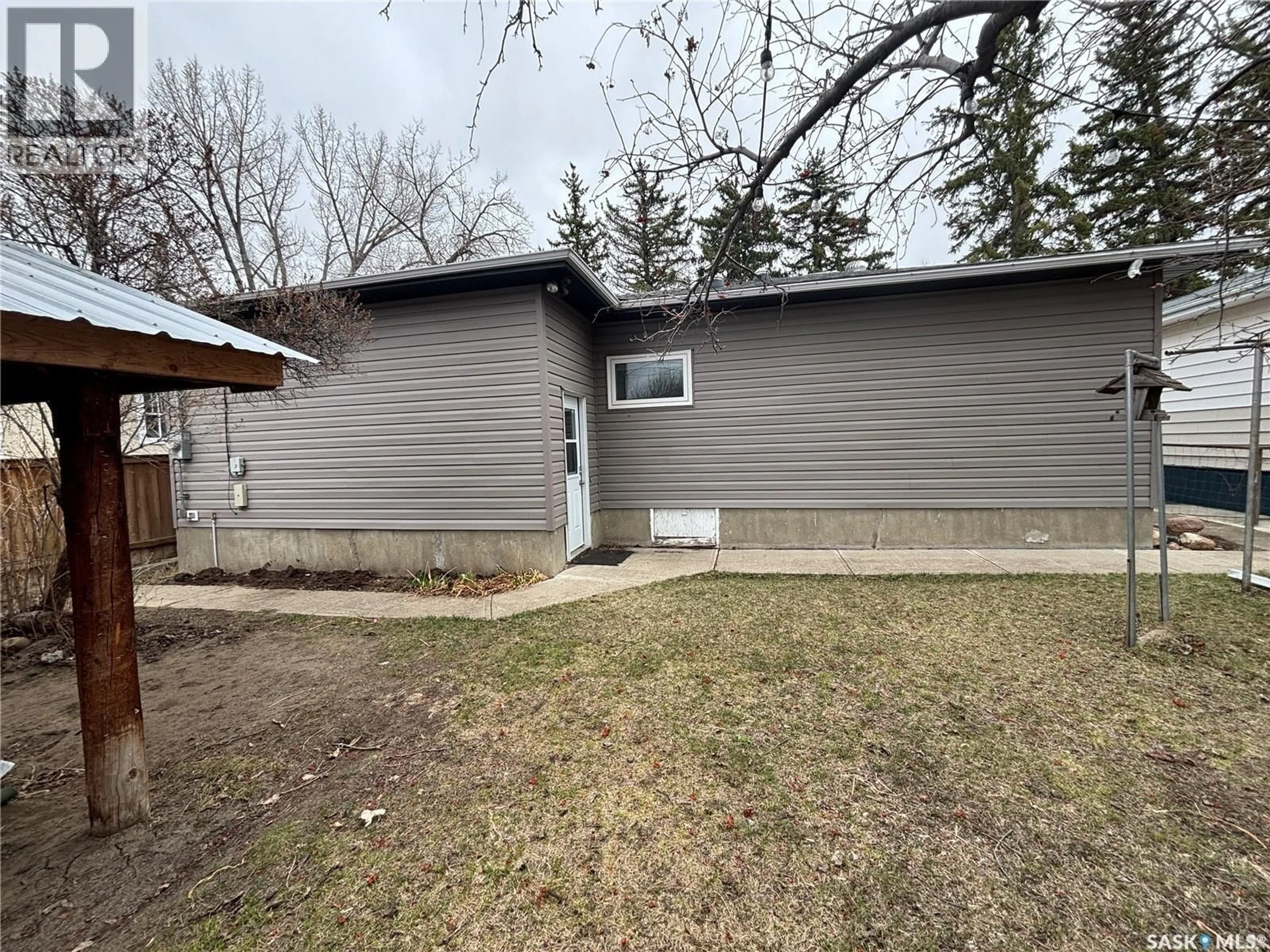 Unknown for 413 MAPLE STREET, Maple Creek Saskatchewan S0N1N0