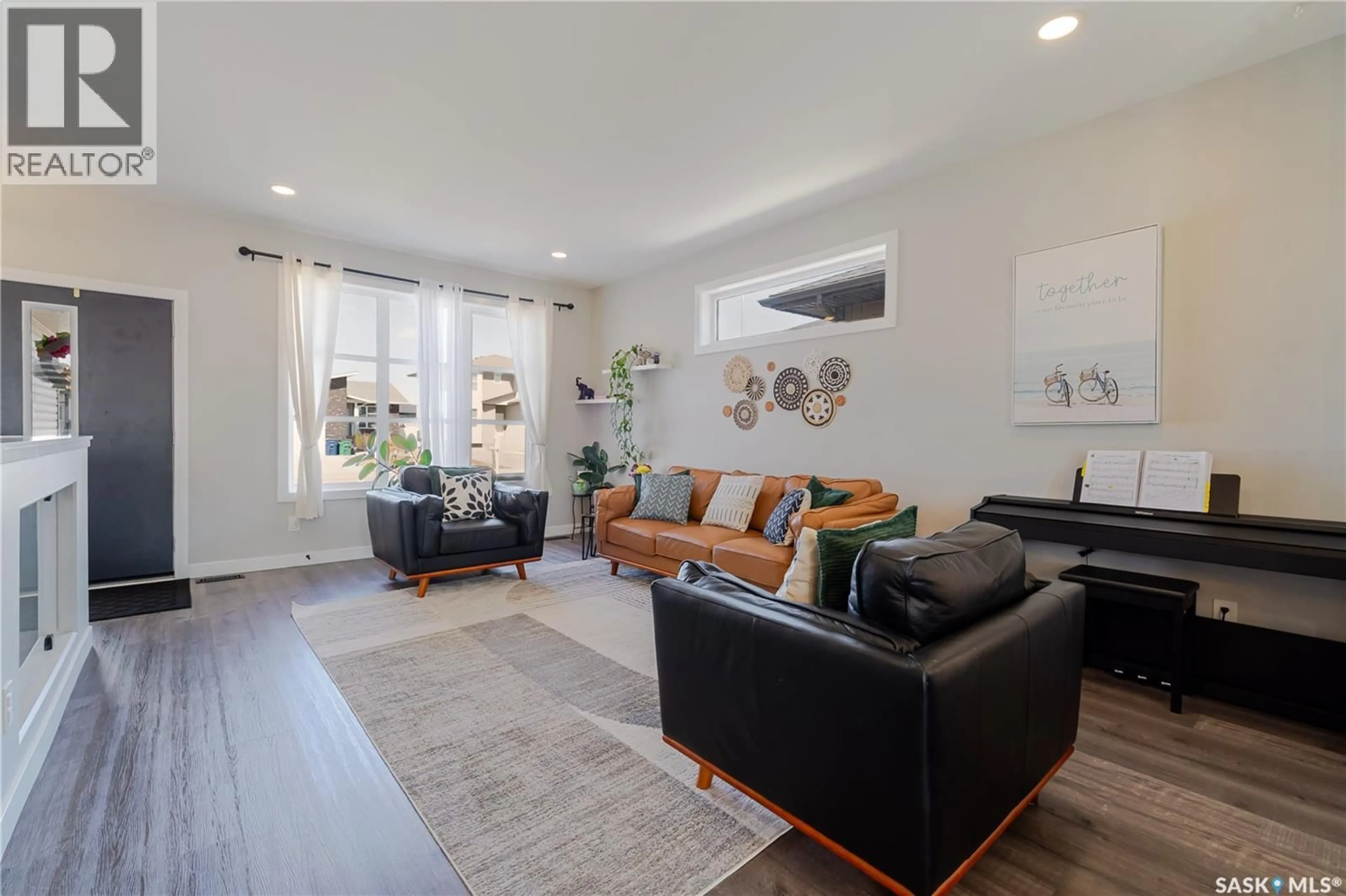 Living room with furniture, unknown for 1007 MAPLEWOOD DRIVE, Moose Jaw Saskatchewan S6J0B6