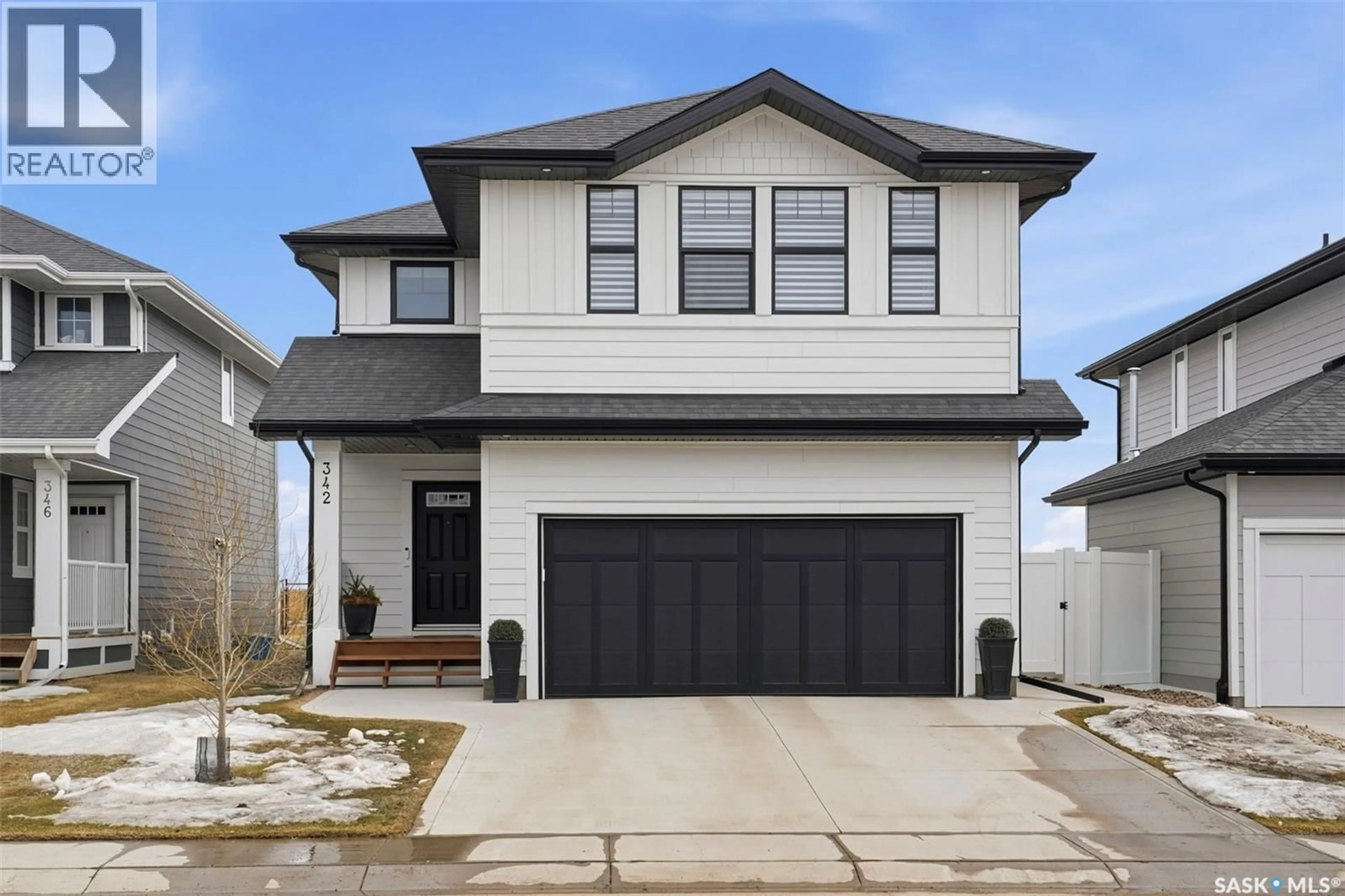 Home with vinyl exterior material, street for 342 STILLING MANOR, Saskatoon Saskatchewan S7V0Y8