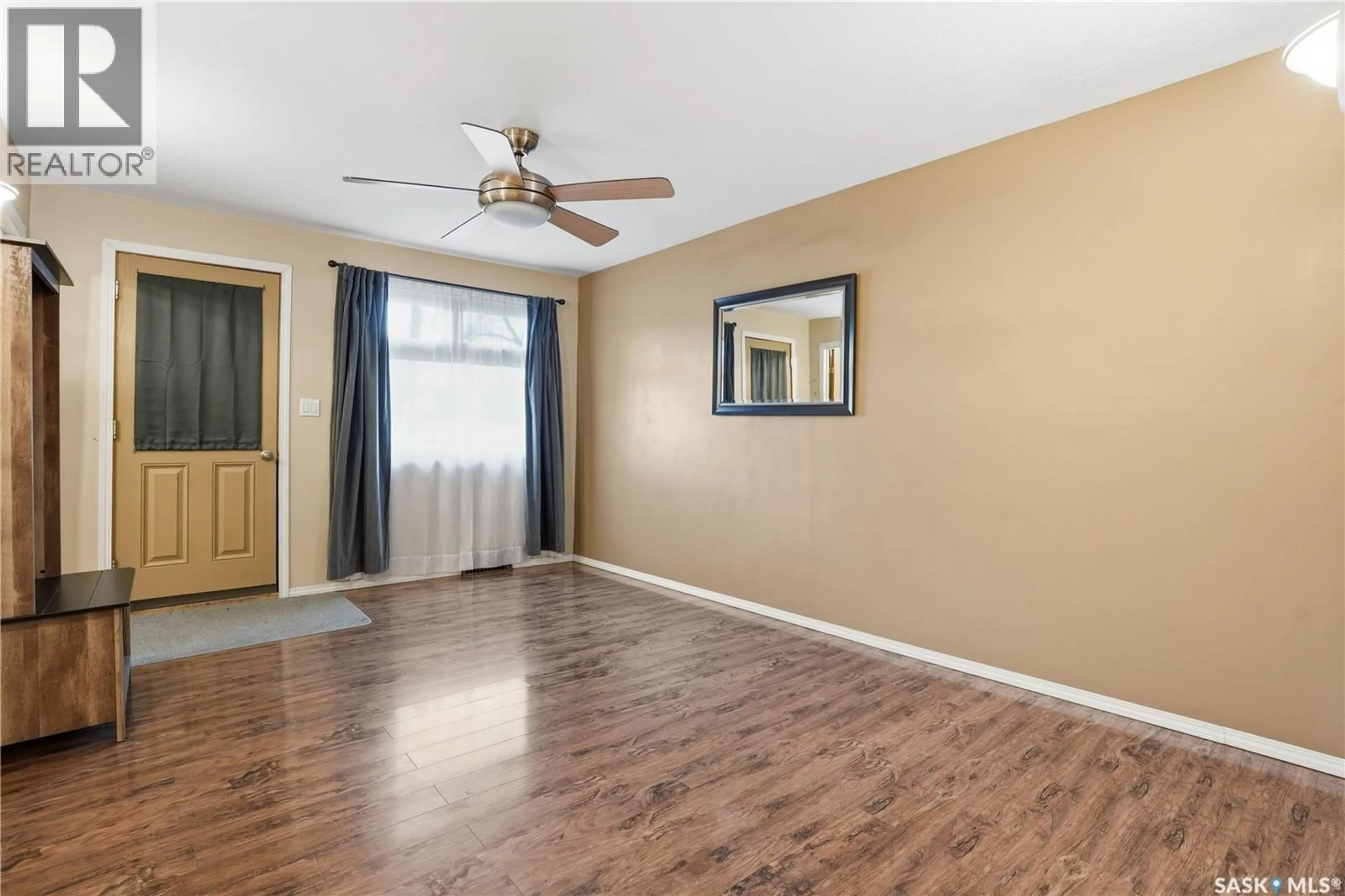 A pic of a room for 518 MAPLE STREET, Moose Jaw Saskatchewan S6H4X1