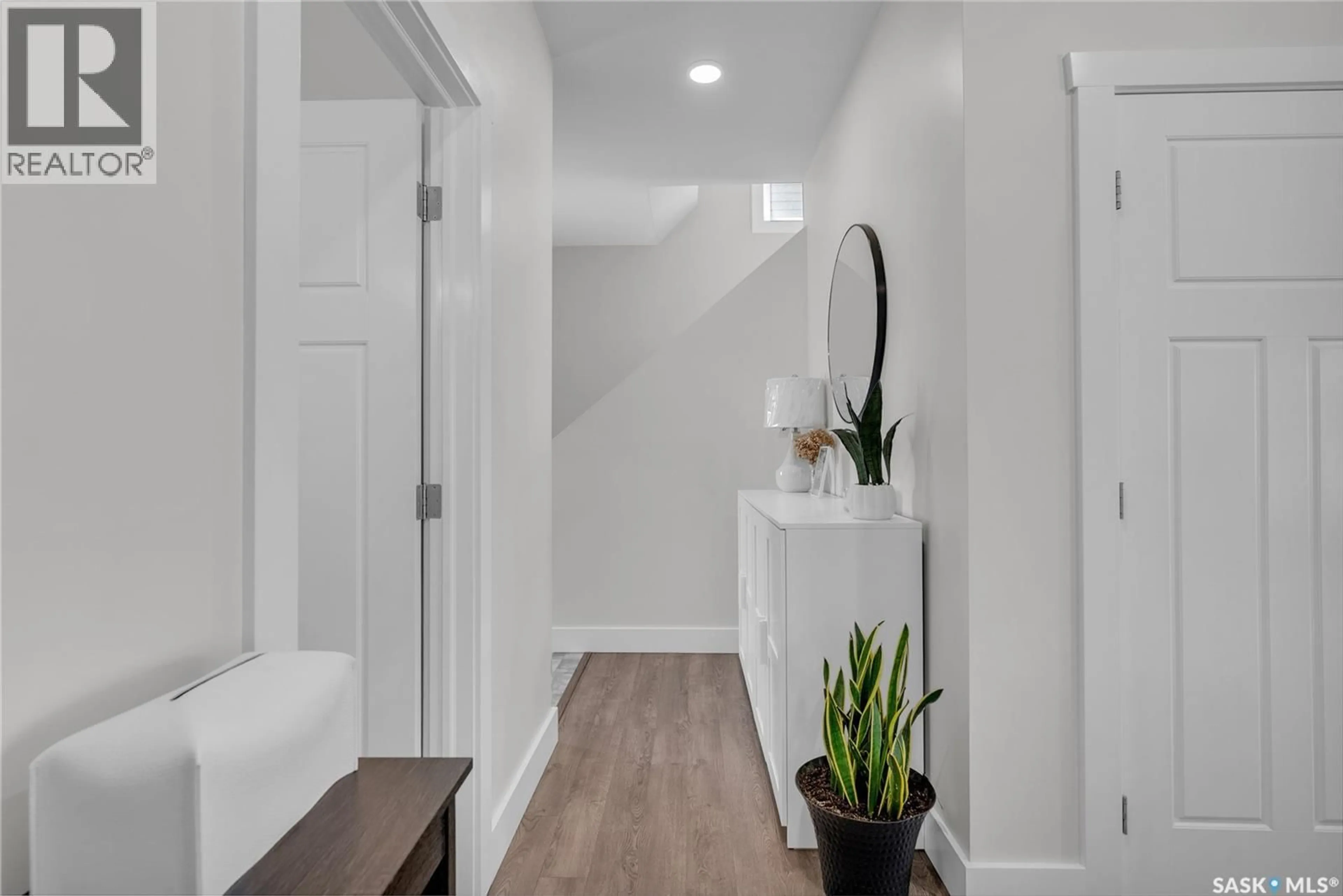 Indoor entryway for 1235 PRINGLE WAY, Saskatoon Saskatchewan S7T0V4