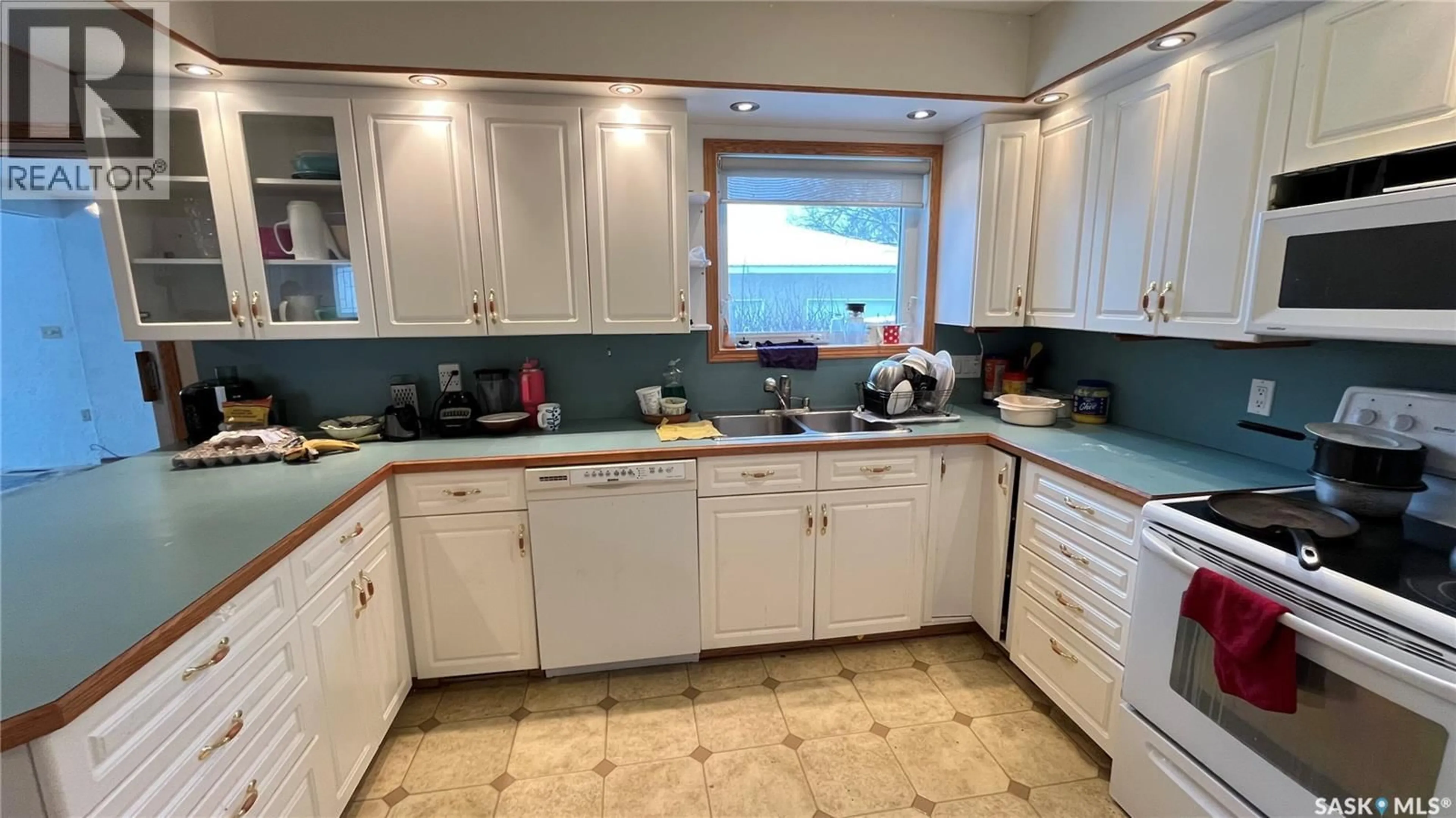 Standard kitchen, unknown for 209 HOOD STREET, Maple Creek Saskatchewan S0N1N0