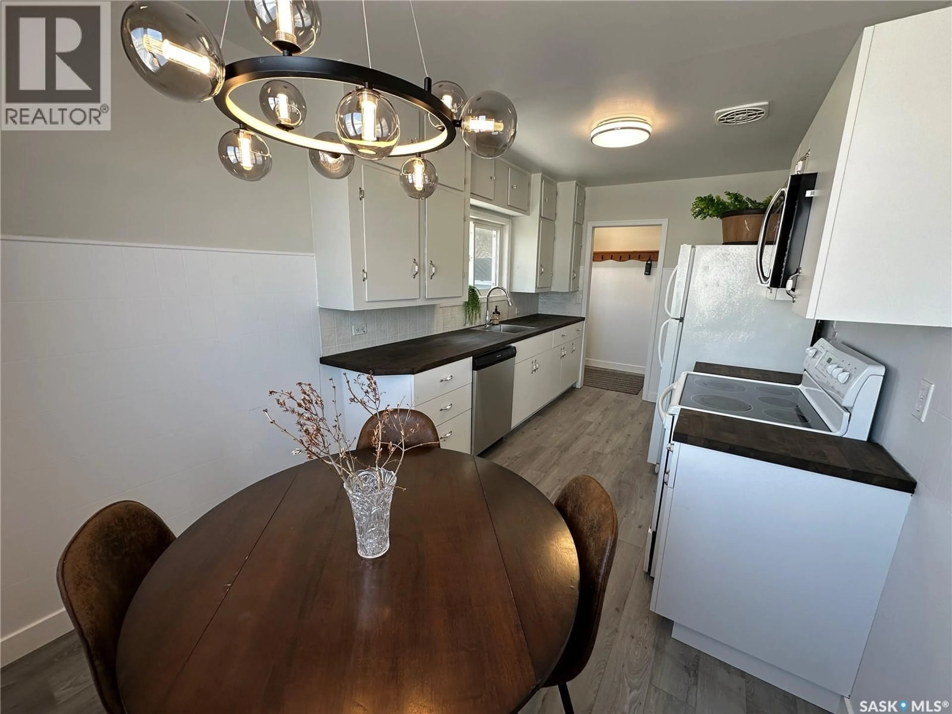Open concept kitchen, unknown for 105 5TH AVENUE, Shellbrook Saskatchewan S0J2E0