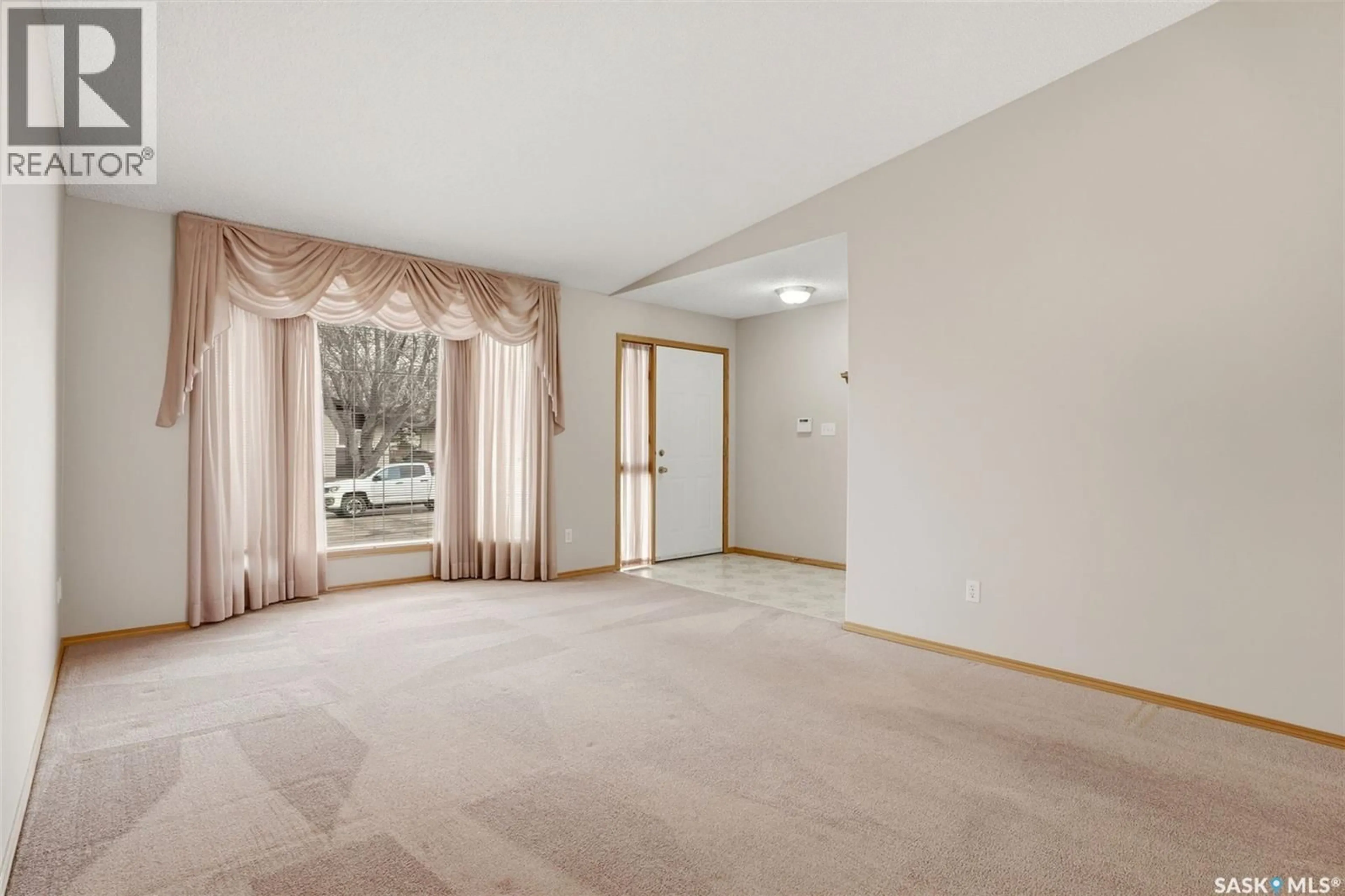 A pic of a room for 915 GARRY STREET, Regina Saskatchewan S4X2R6