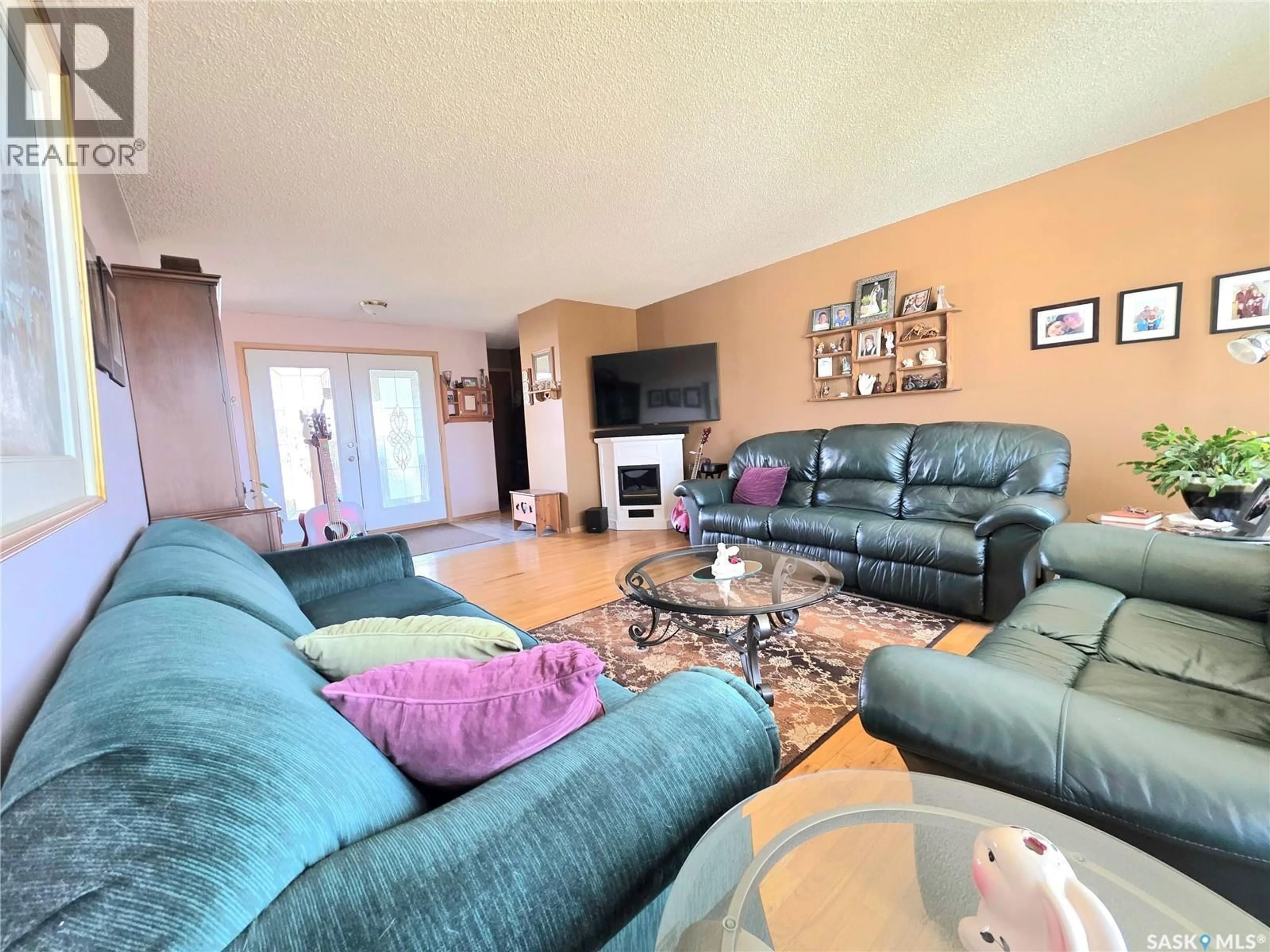 Living room with furniture, unknown for 101 FRASER AVENUE, Oxbow Saskatchewan S0C0B6