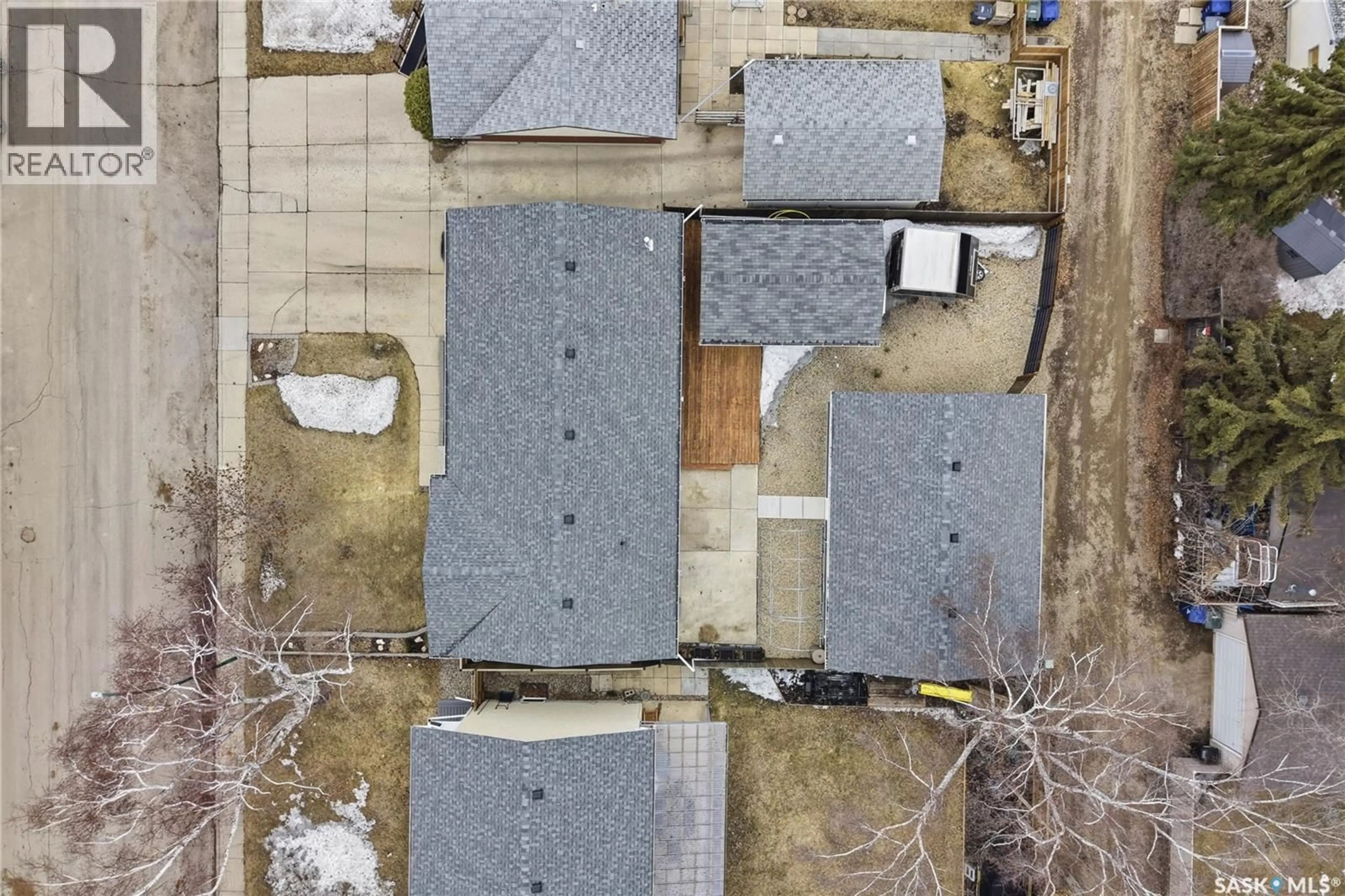 A pic from outside/outdoor area/front of a property/back of a property/a pic from drone, street for 123 DEBORAH CRESCENT, Saskatoon Saskatchewan S7J2W9