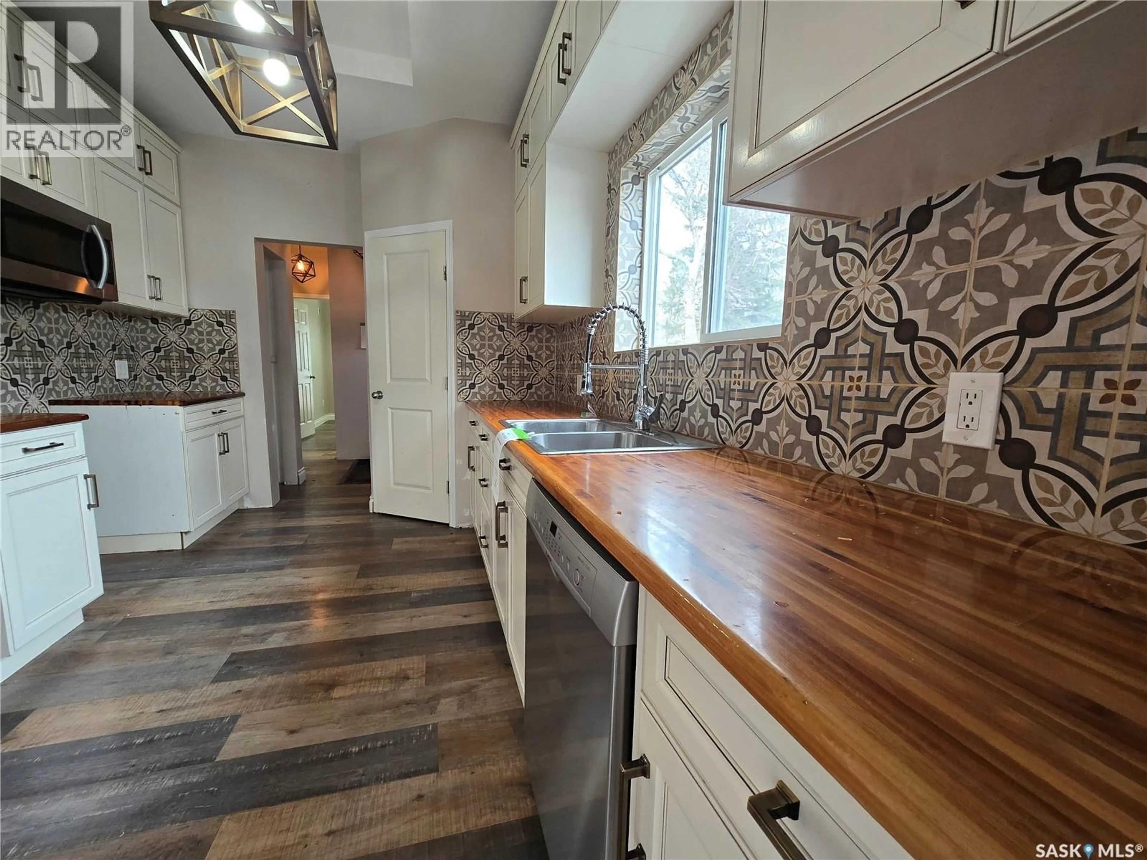 Unknown for 523 KING STREET, Weyburn Saskatchewan S4H0P8