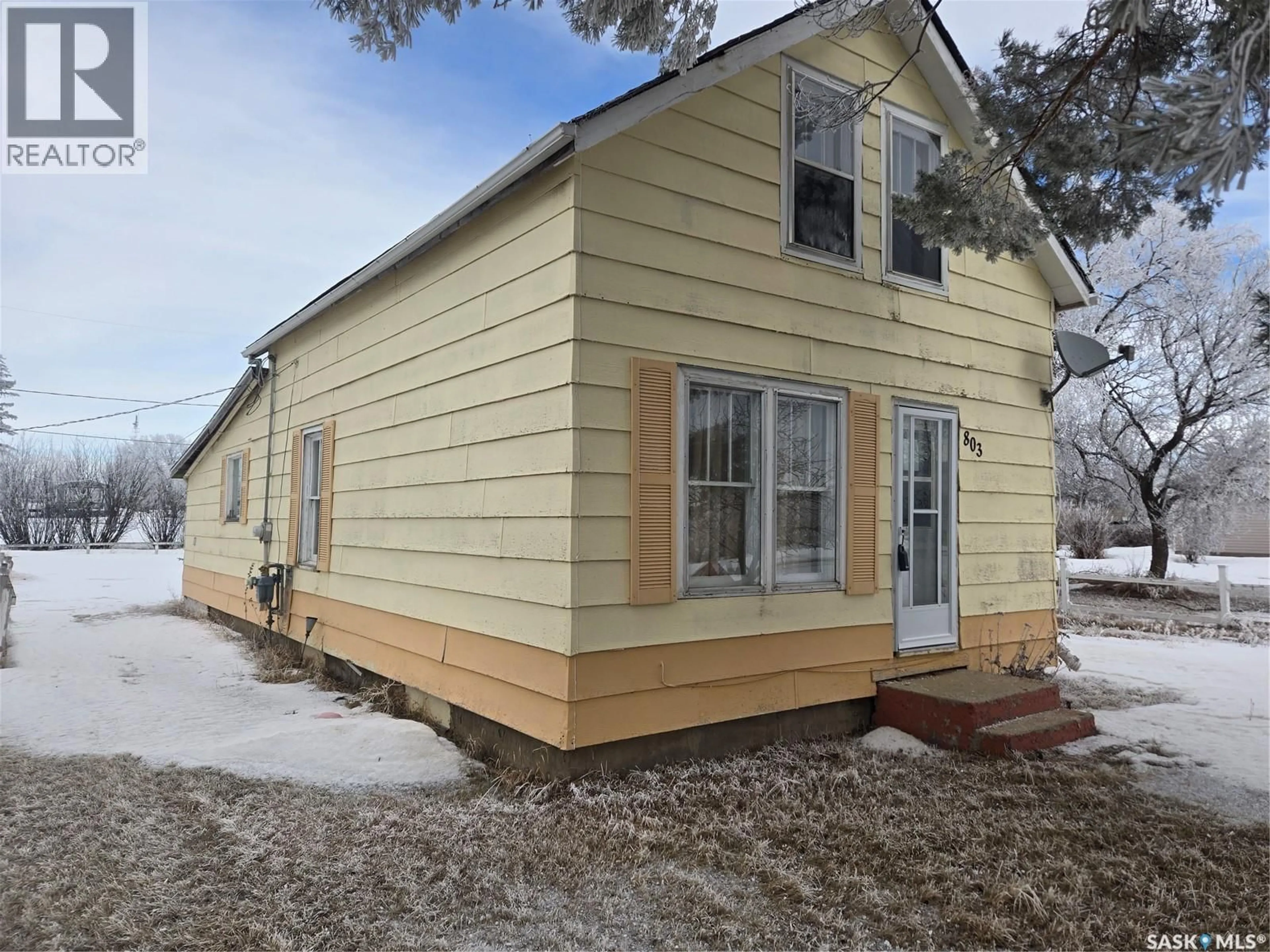 Home with vinyl exterior material, building for 803 HALL STREET, Loreburn Saskatchewan S7H0C1
