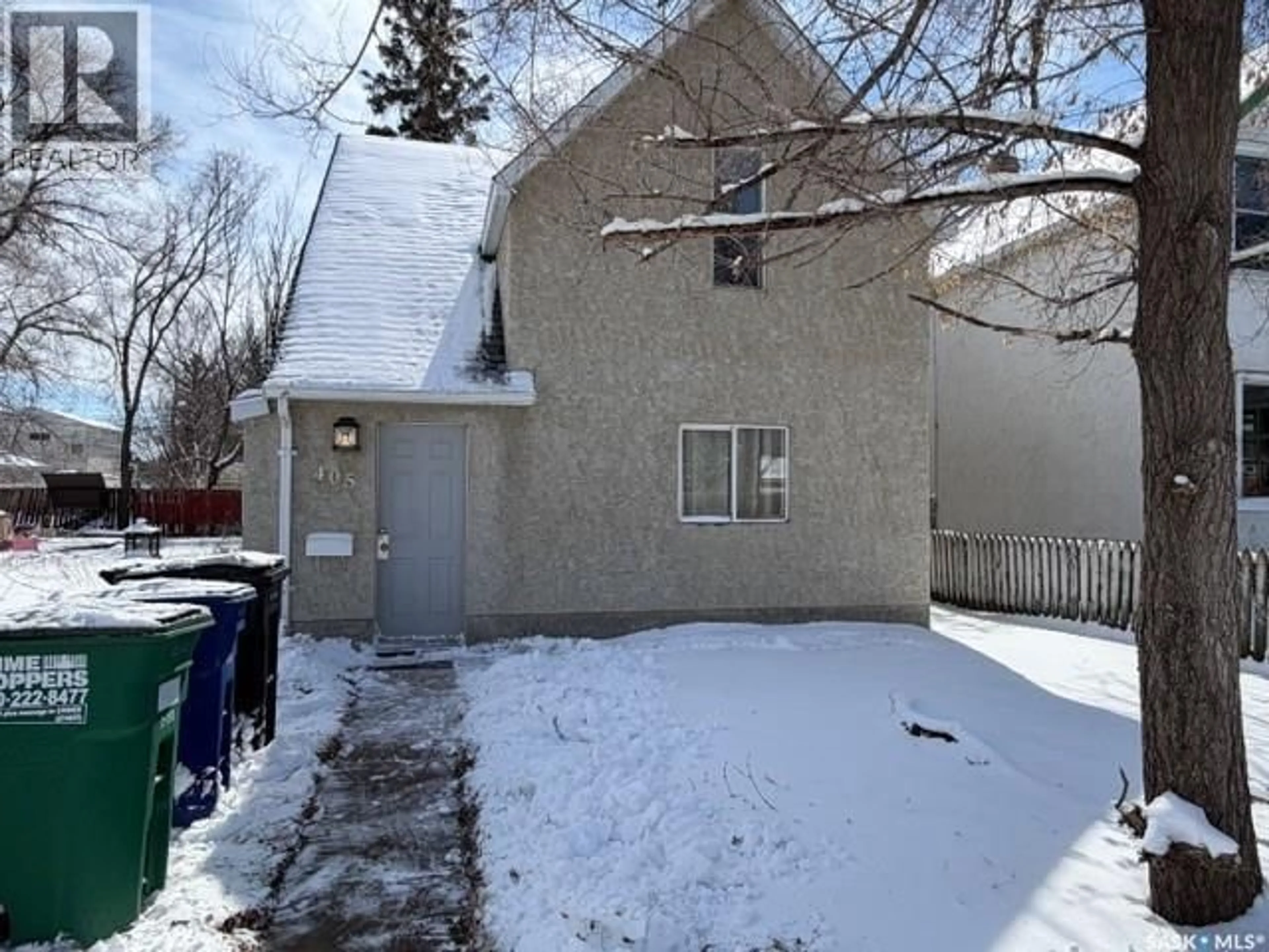 A pic from outside/outdoor area/front of a property/back of a property/a pic from drone, street for 405 18TH STREET, Saskatoon Saskatchewan S7M1C7