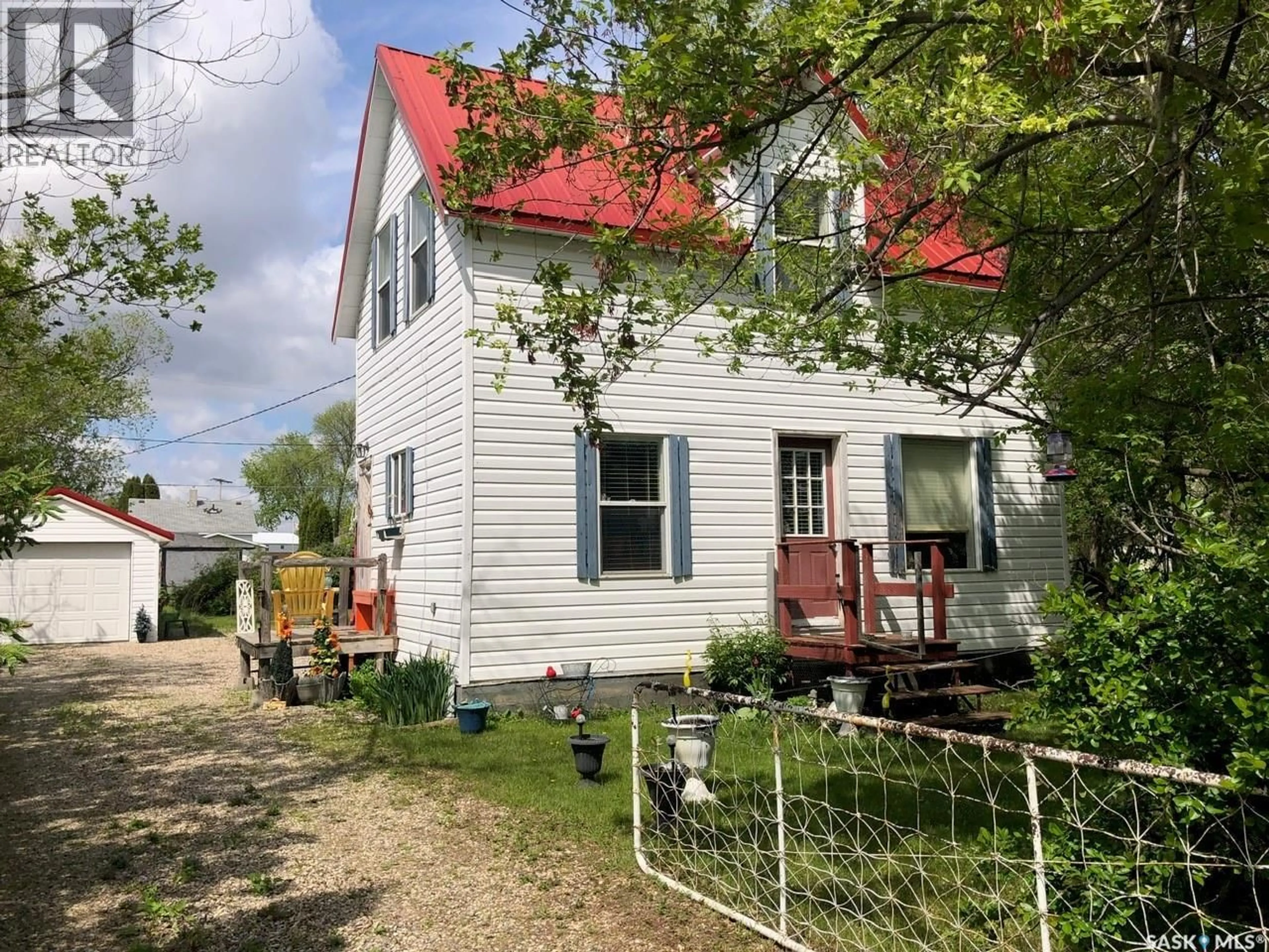 A pic from outside/outdoor area/front of a property/back of a property/a pic from drone, street for 321 RONGVE STREET, Sturgis Saskatchewan S0A4A0