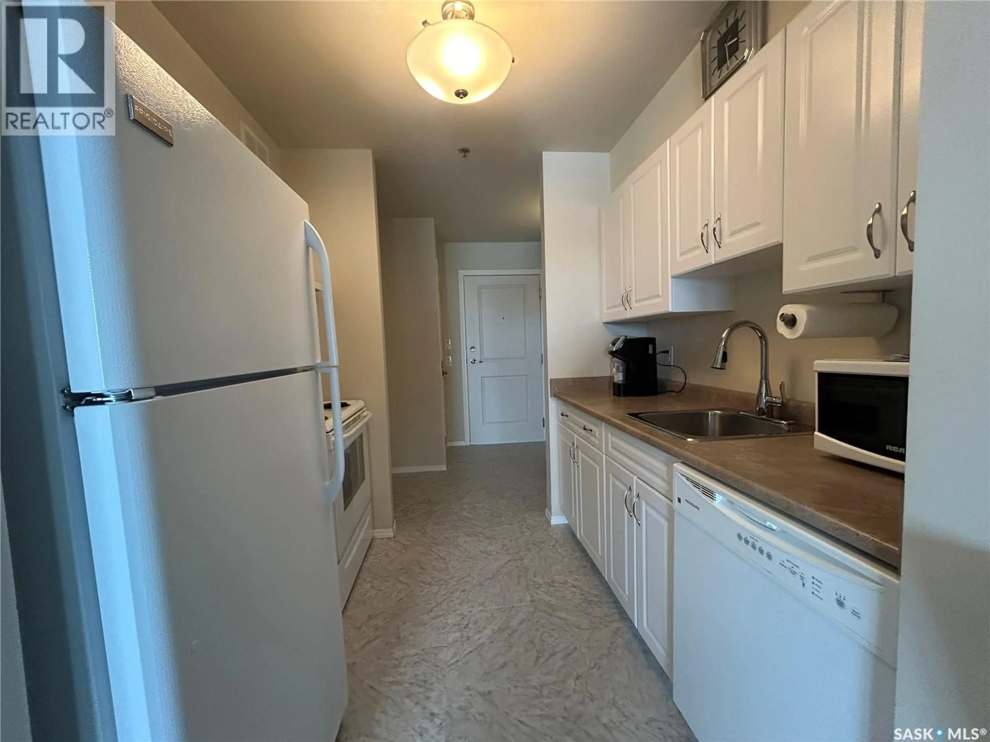 Standard kitchen, unknown for 307 601 110TH AVENUE, Tisdale Saskatchewan S0E1T0