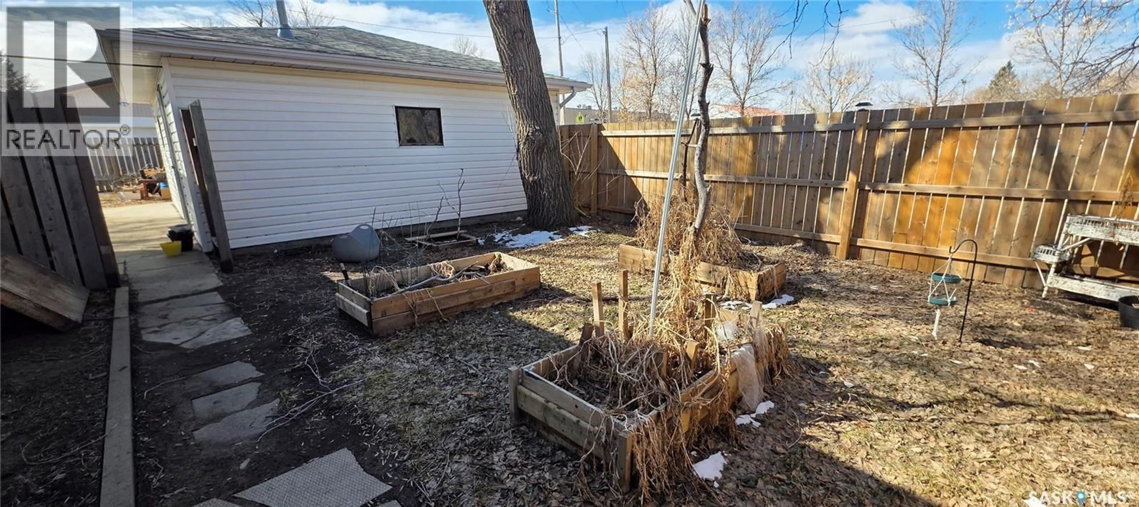 Patio, street for 259 DUNCAN ROAD, Estevan Saskatchewan S4A0A5